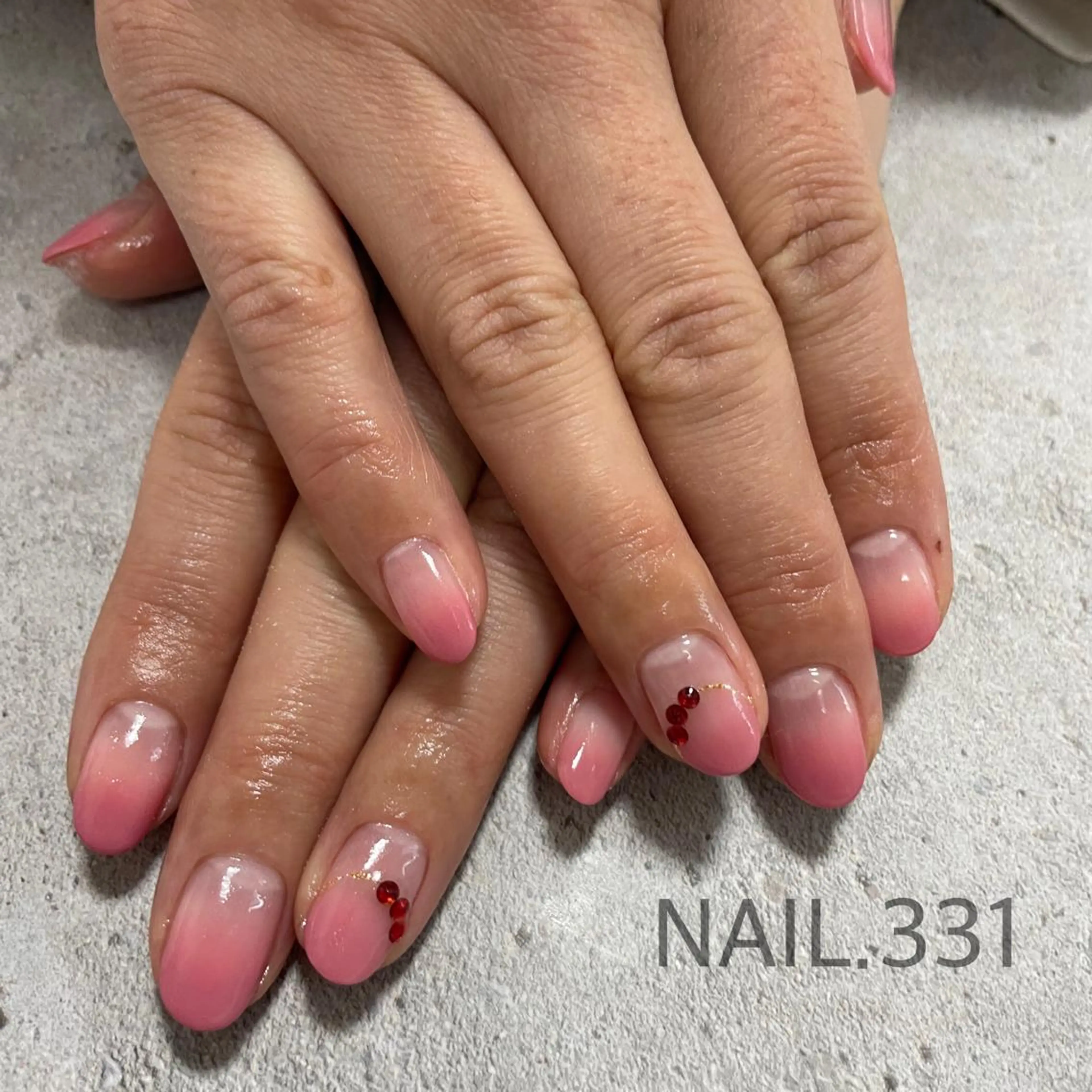 ネイル Nail 331のネイルデザイン
