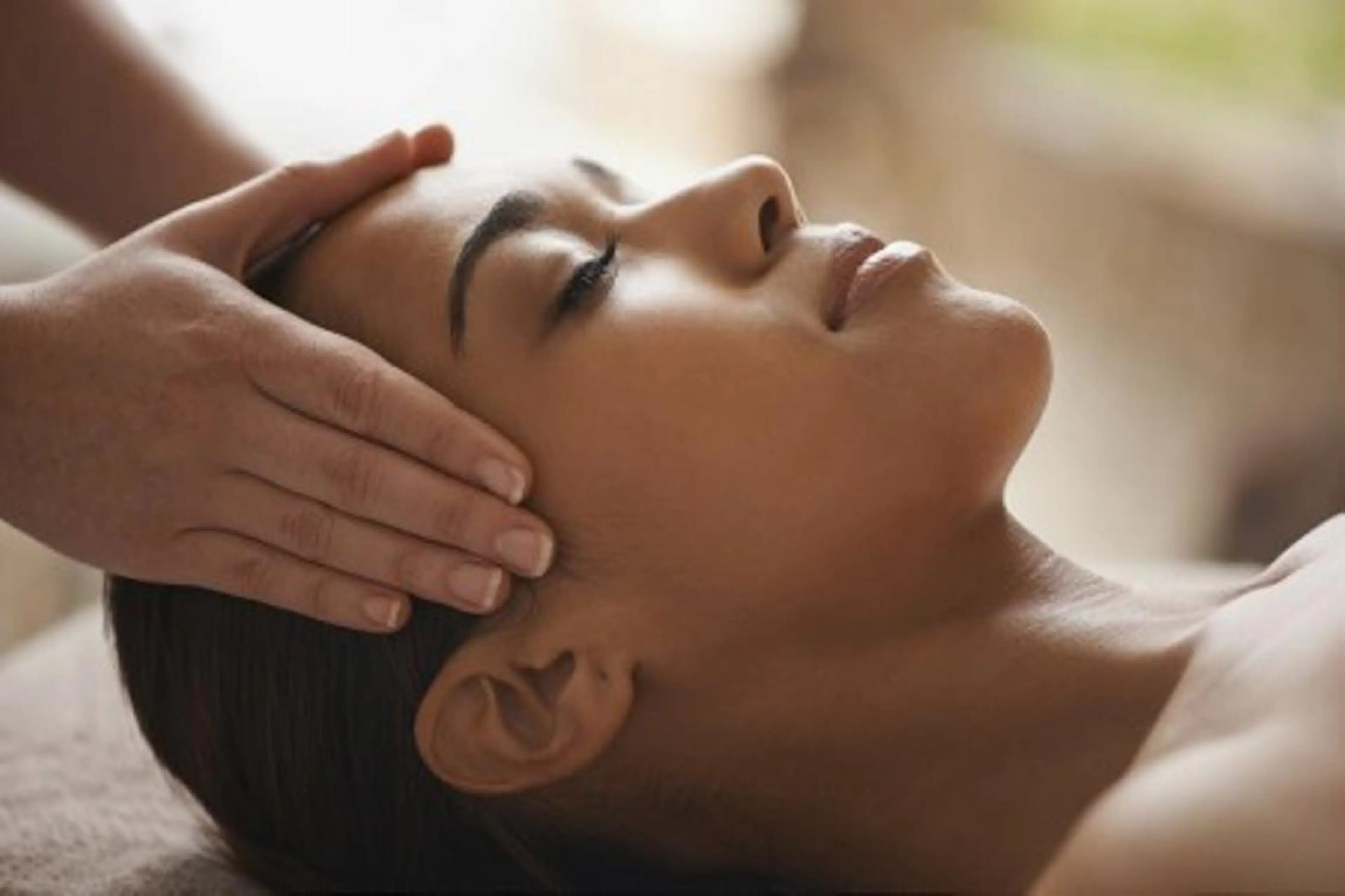 【インドの癒しと🇮🇳脳の休息】全身アロマオイルマッサージ＋ヘッドマッサージ＋ホットストーン＋足浴付 60分の写真