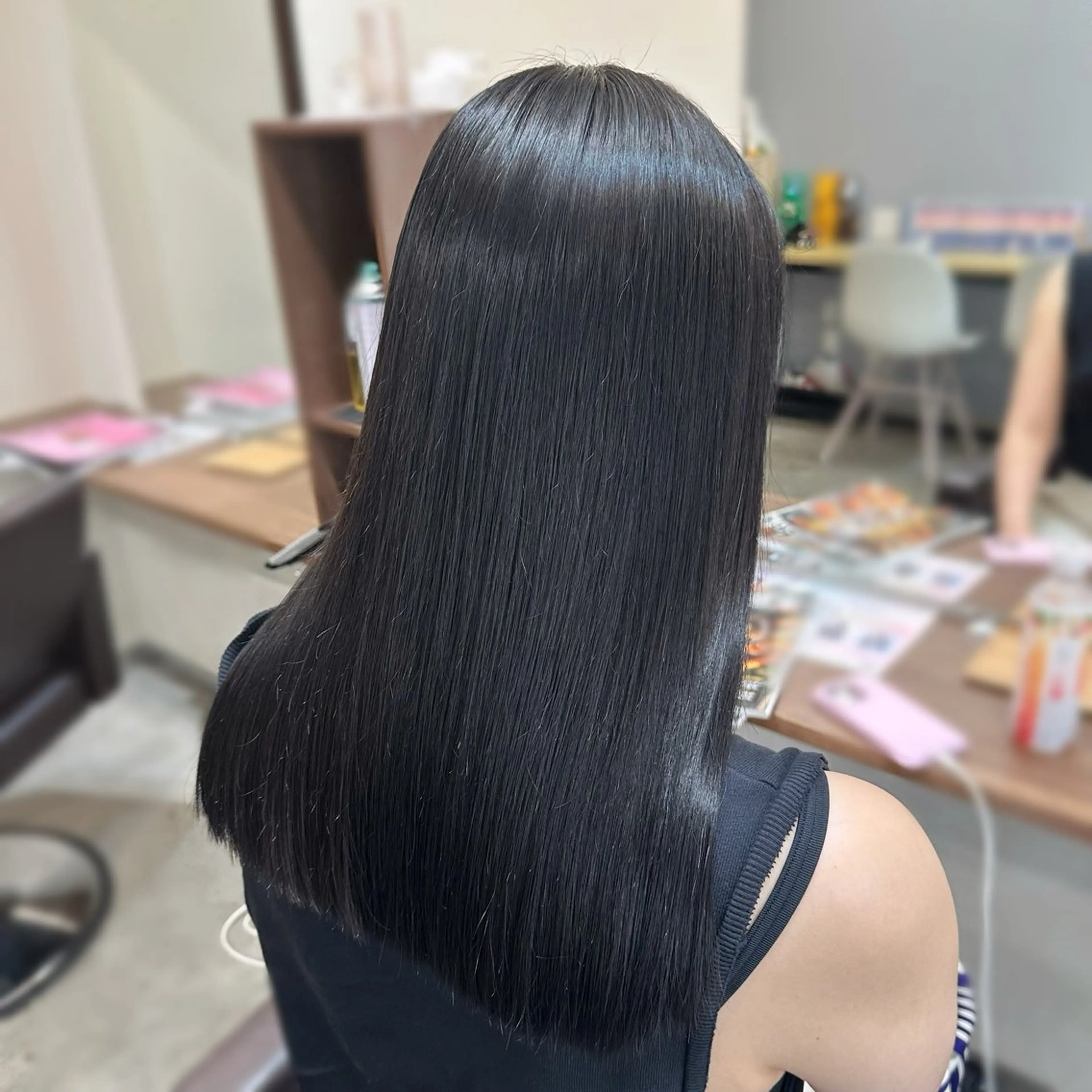 ミディアム パーマ 縮毛矯正 ストレートパーマ 縮毛矯正+モテカラー 🎀✨MIHOのヘアスタイル