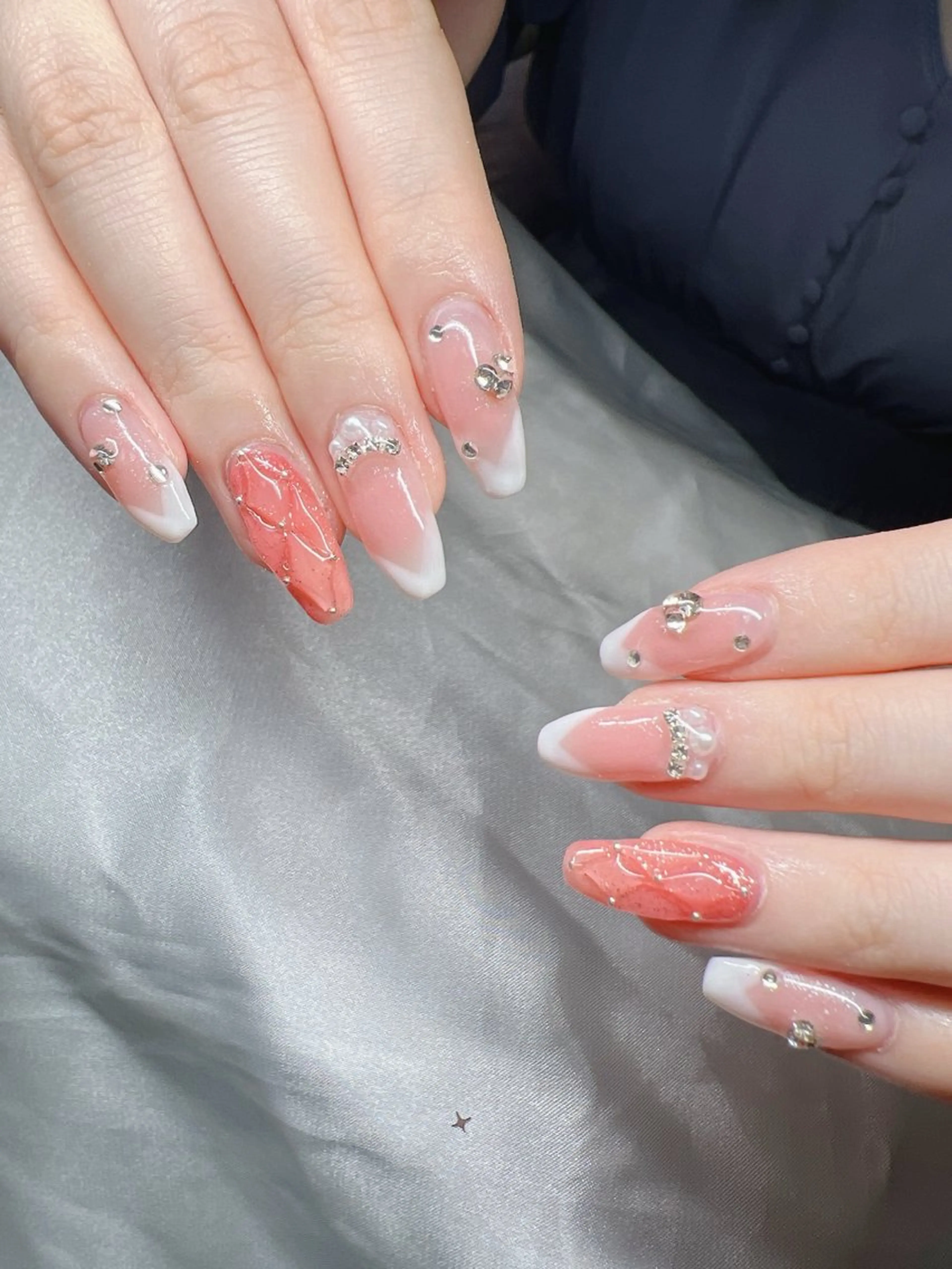 ネイル 長さ出し グラデーション 卒業式 キラキラネイル マグネットネイル Lee Nailsのネイルデザイン