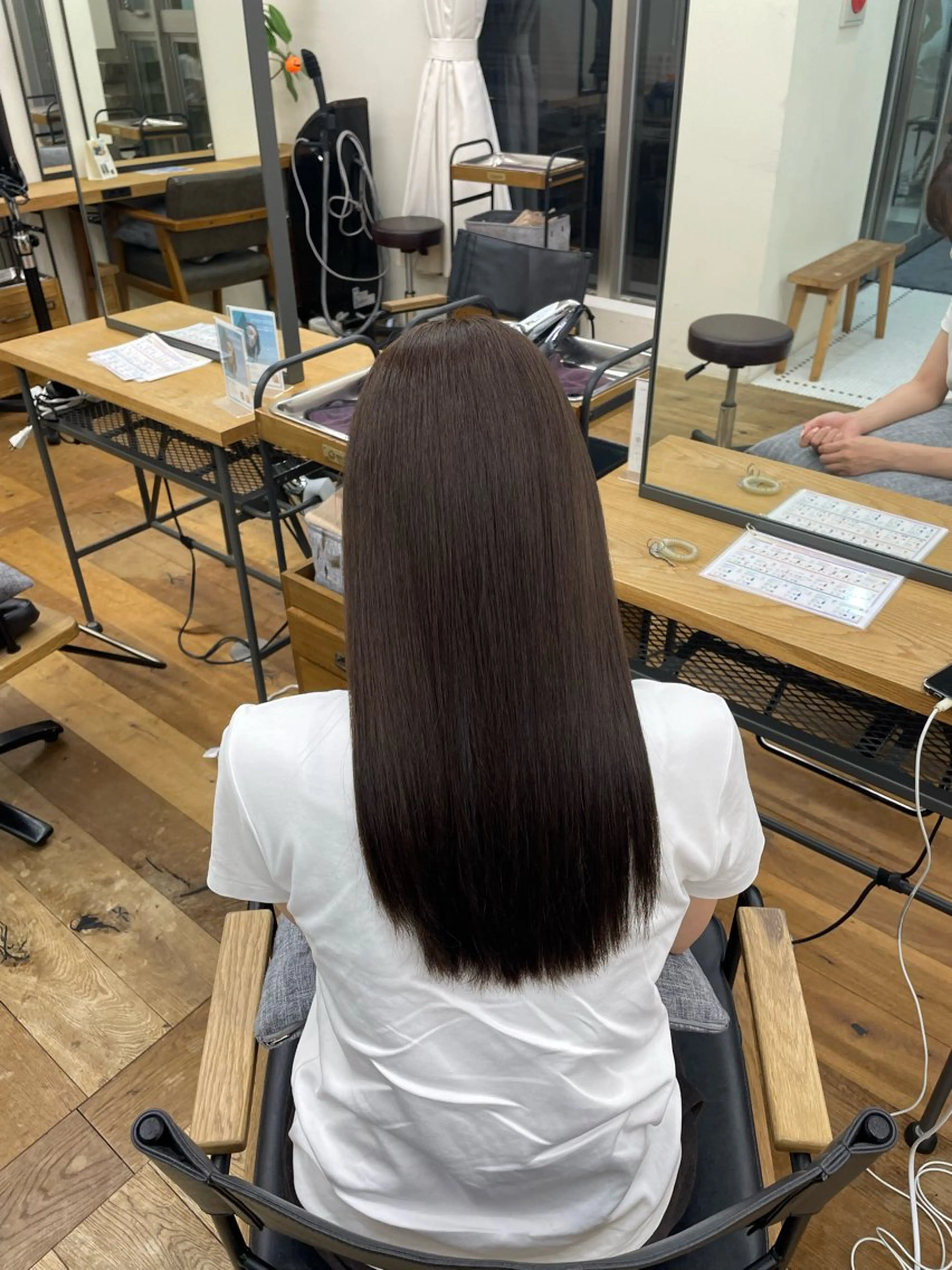 ロング 縮毛矯正 レイヤーカット 🌱 ブリーチ はるかのヘアスタイル
