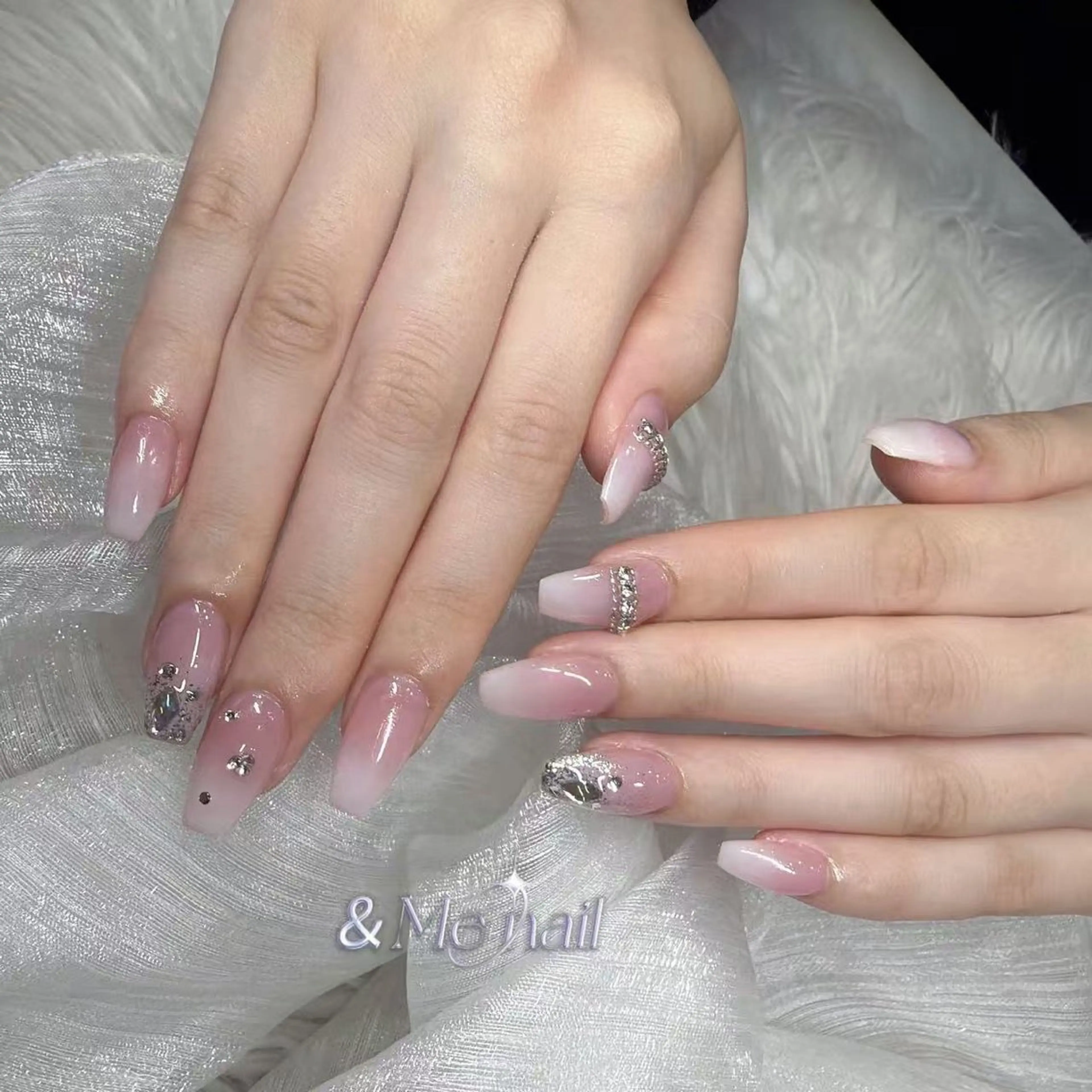 ネイル ハンドネイル &ME ネイルサロンのネイルデザイン