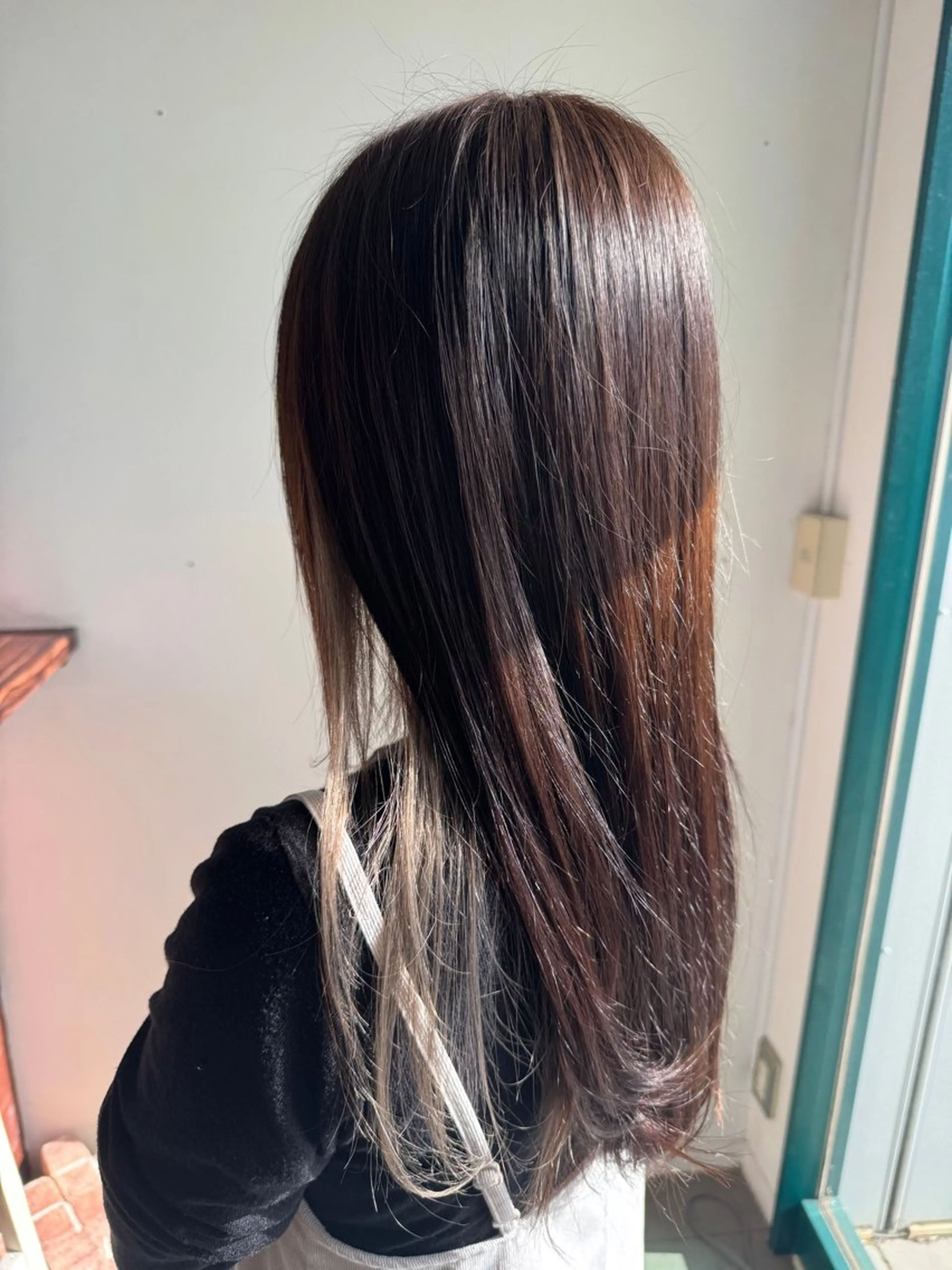 ロング カラー 大塚 しおりのヘアスタイル