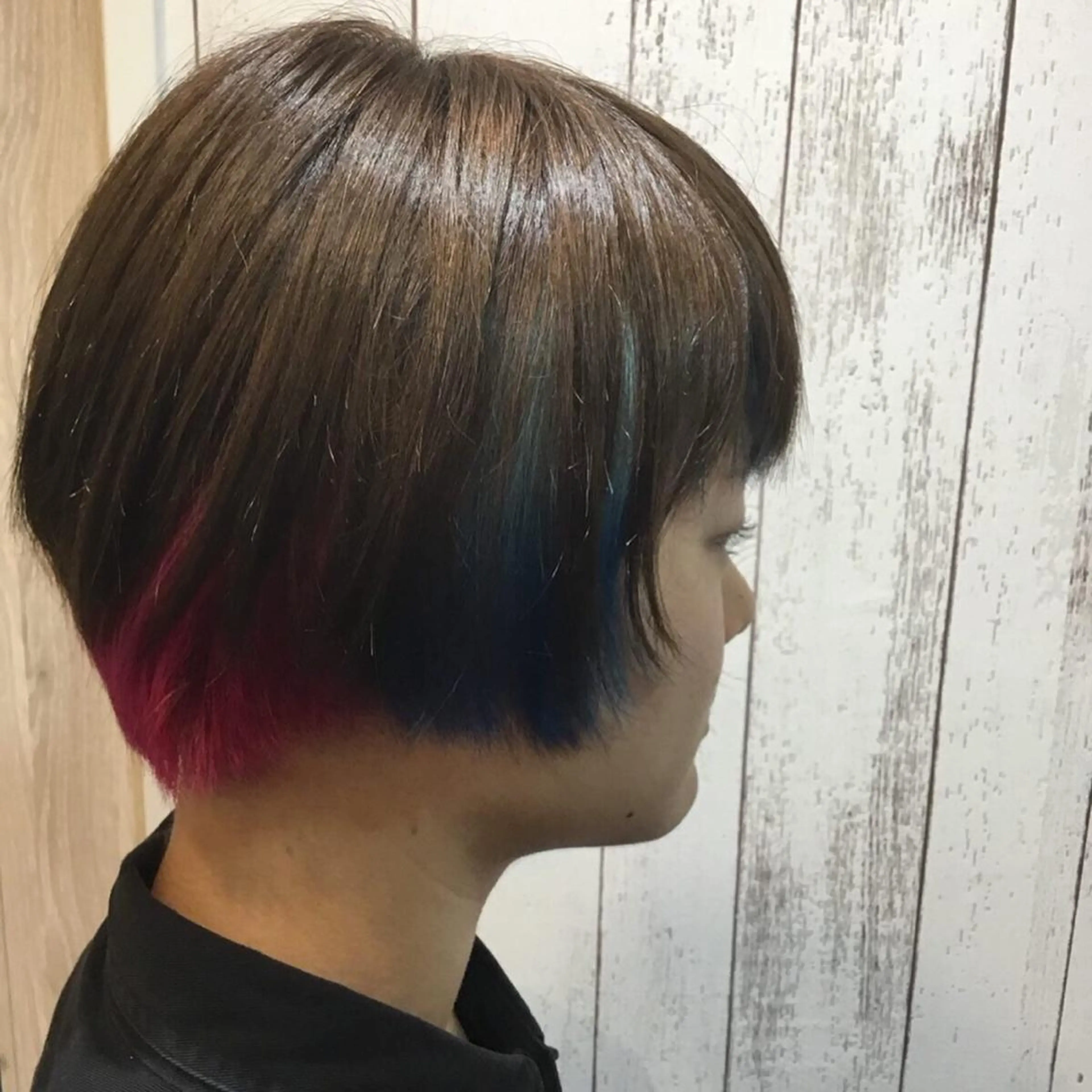 ショート カラー embrace エンブレイスのヘアスタイル