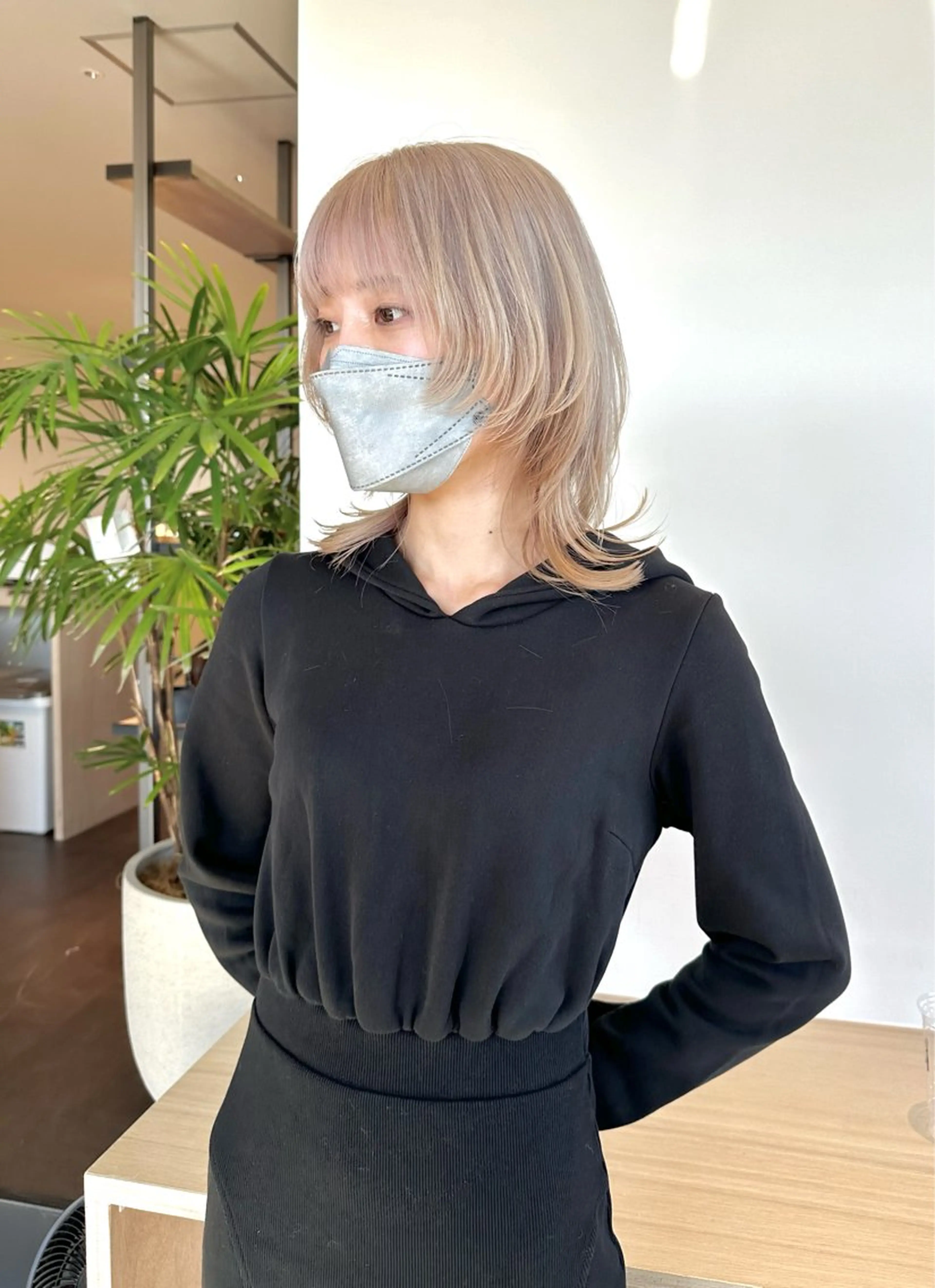 ミディアム 韓国系/ウルフ/ ブリーチ/常角友野のヘアスタイル