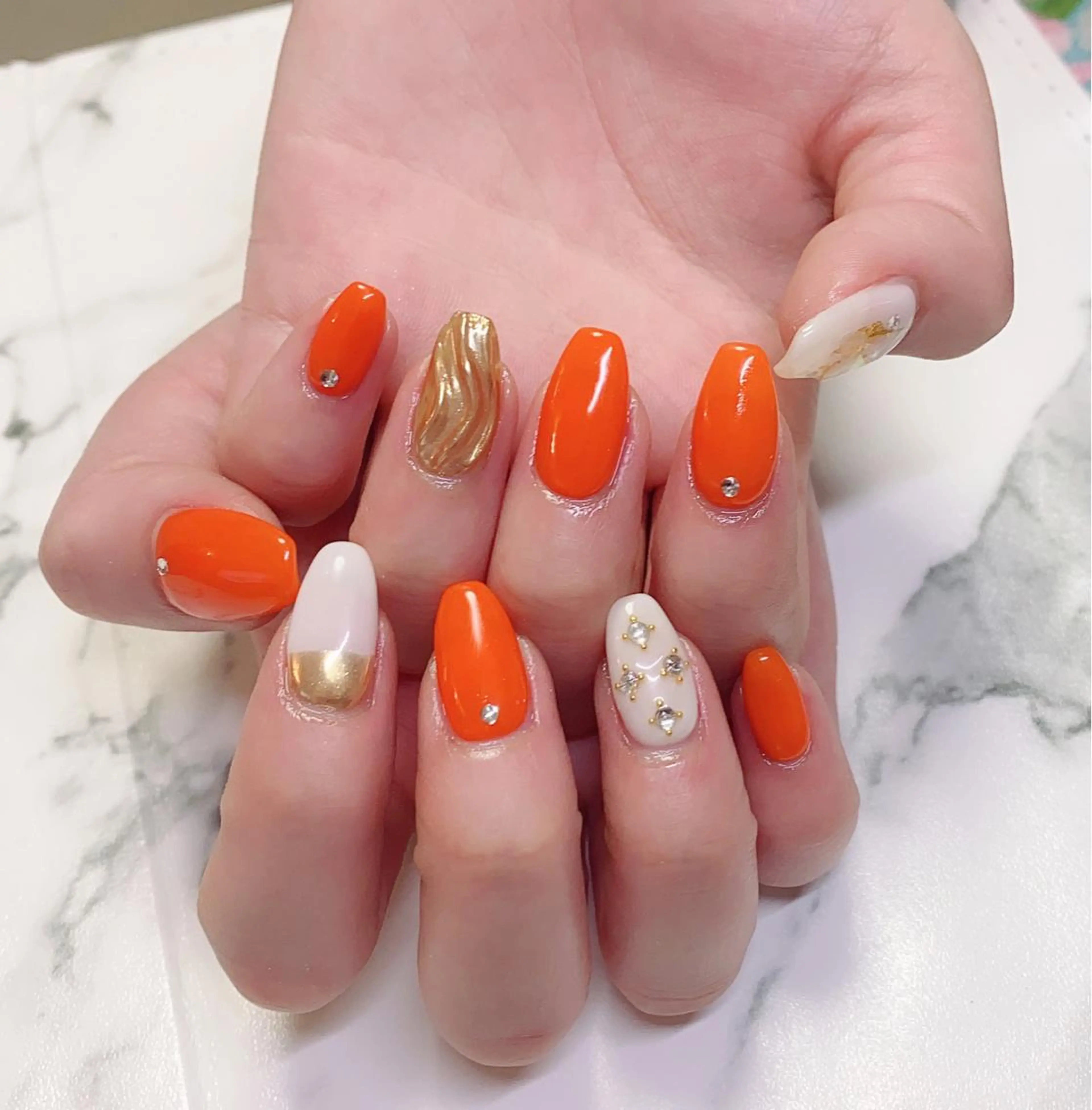 ショート カラー ネイル アートネイル Q Free nailsのネイルデザイン