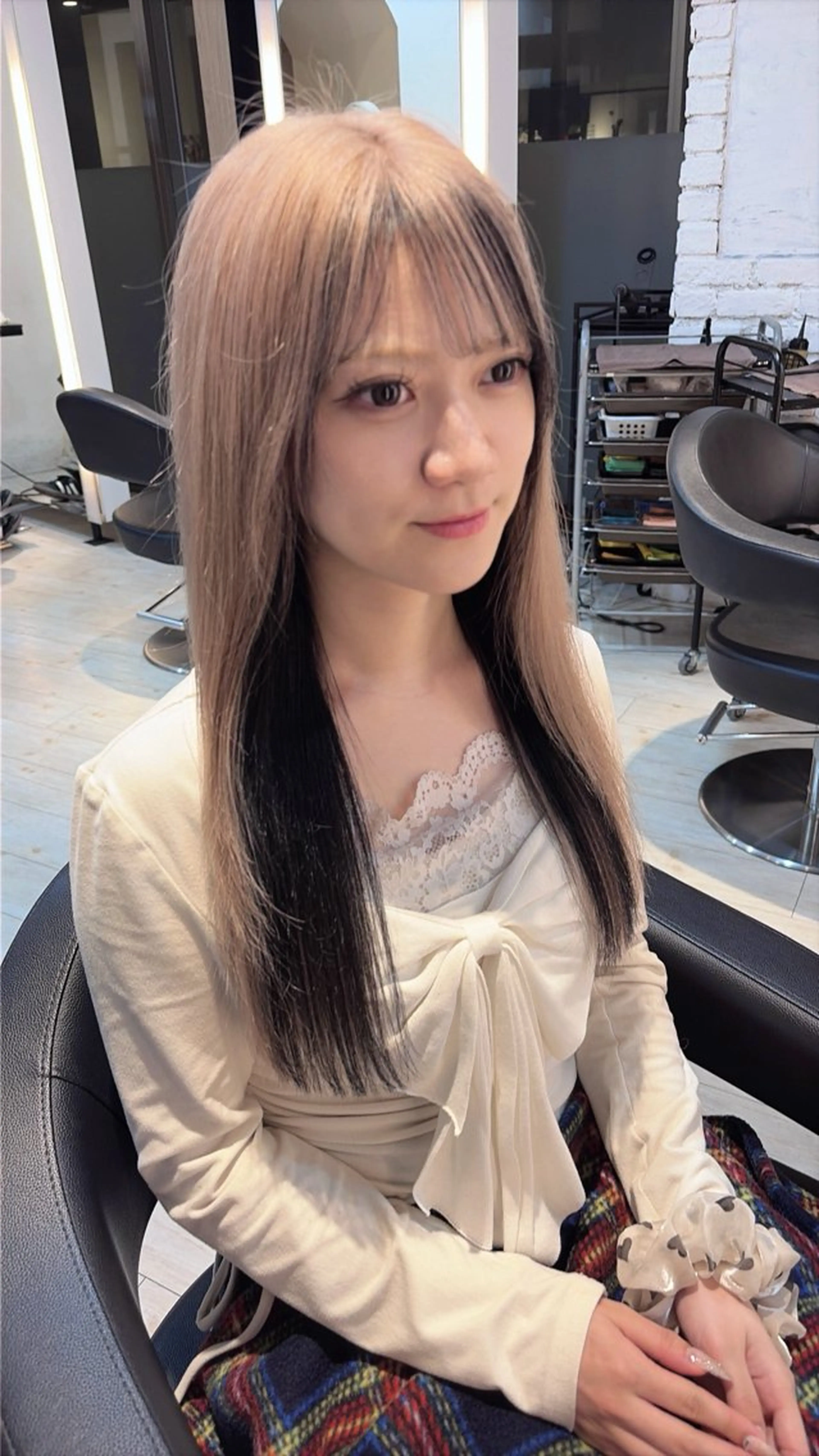 ロング カラー ヘアカラー トリートメント ブリーチ/髪質改善/ ハイトーン/暖色のヘアスタイル