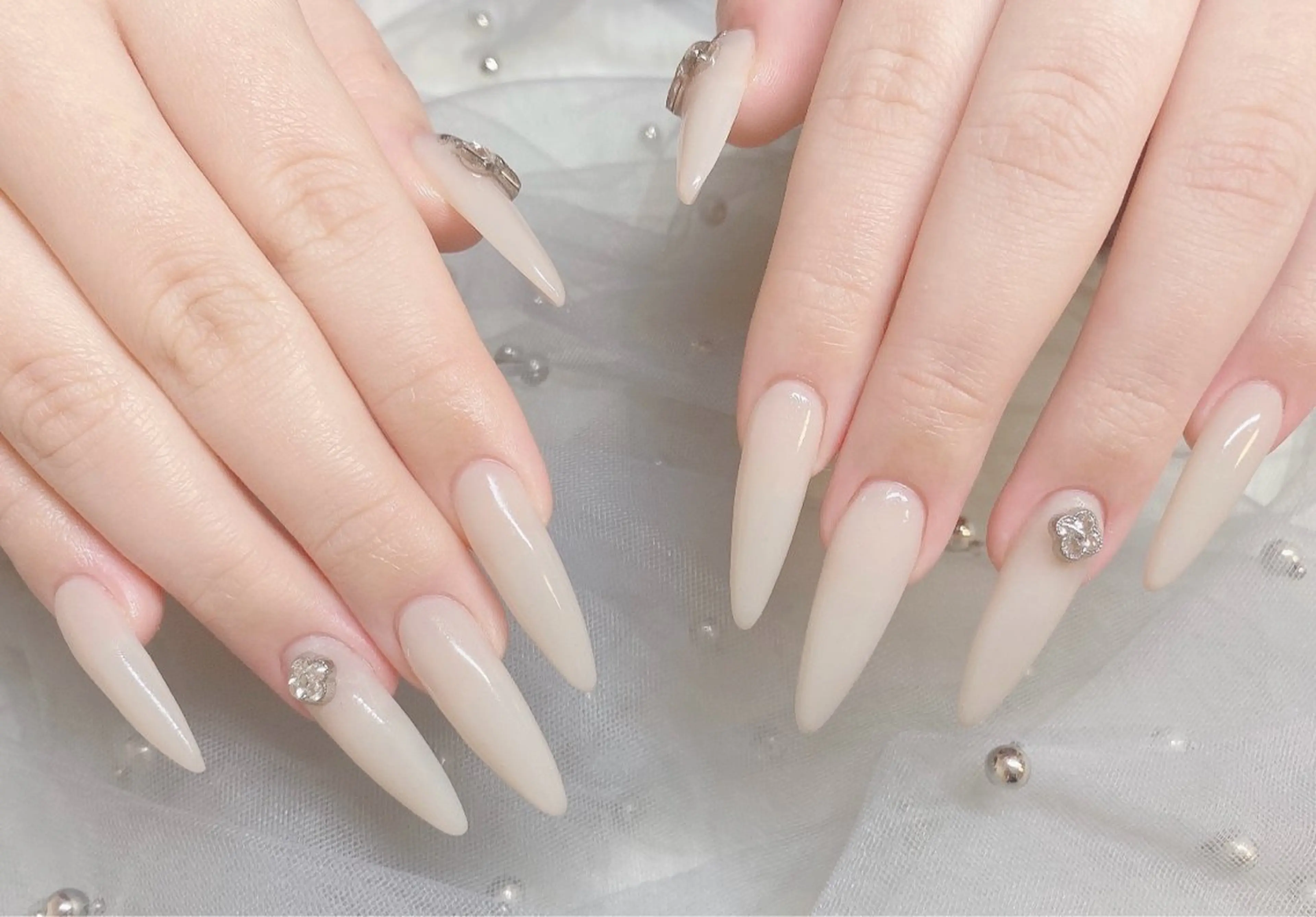 スカルプ長さだし◆ワンカラー＋パーツ2個¥13000の写真