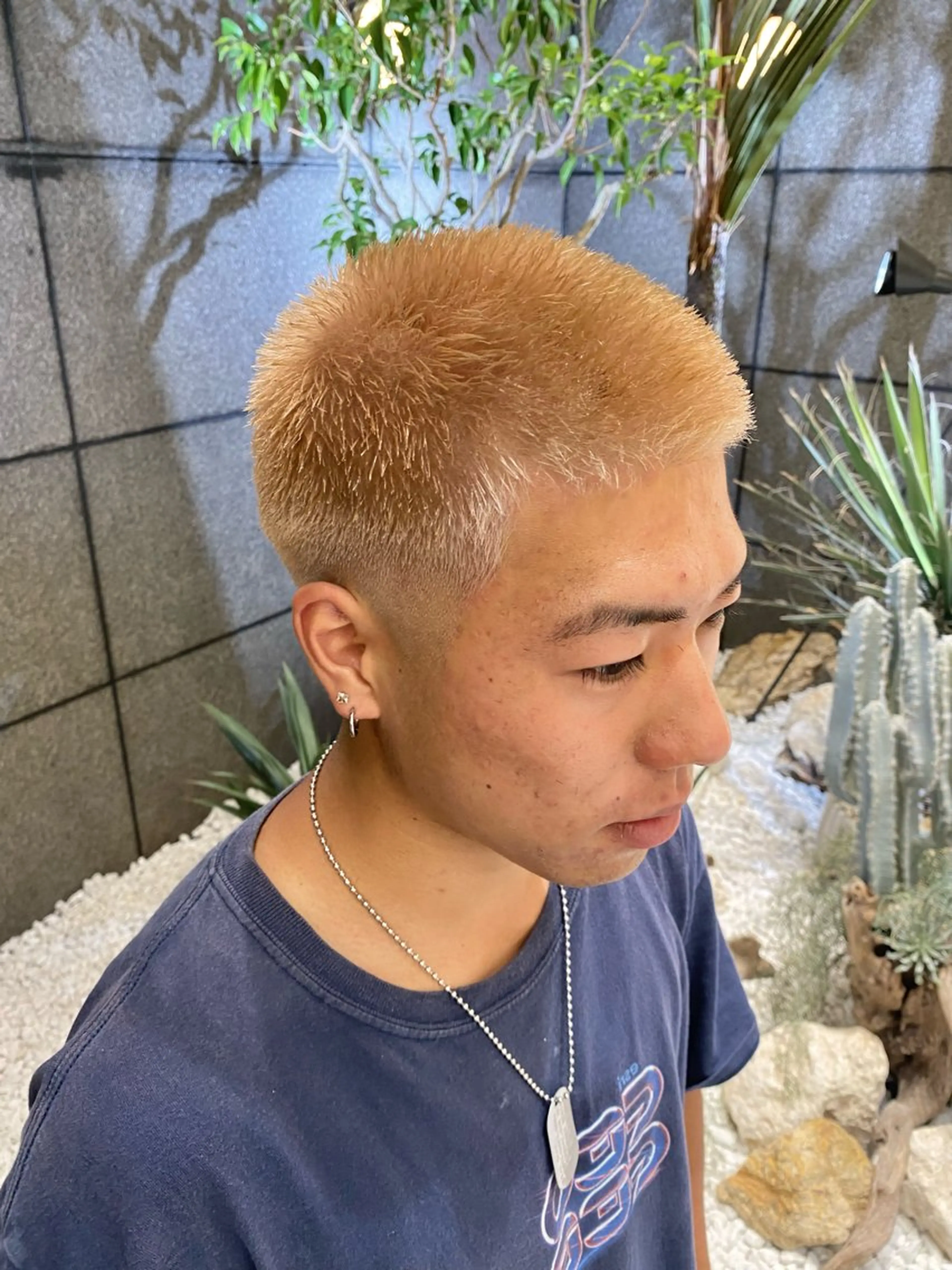 ショート カラー メンズ 酸スト/フェザー パーマ/三谷海斗のヘアスタイル