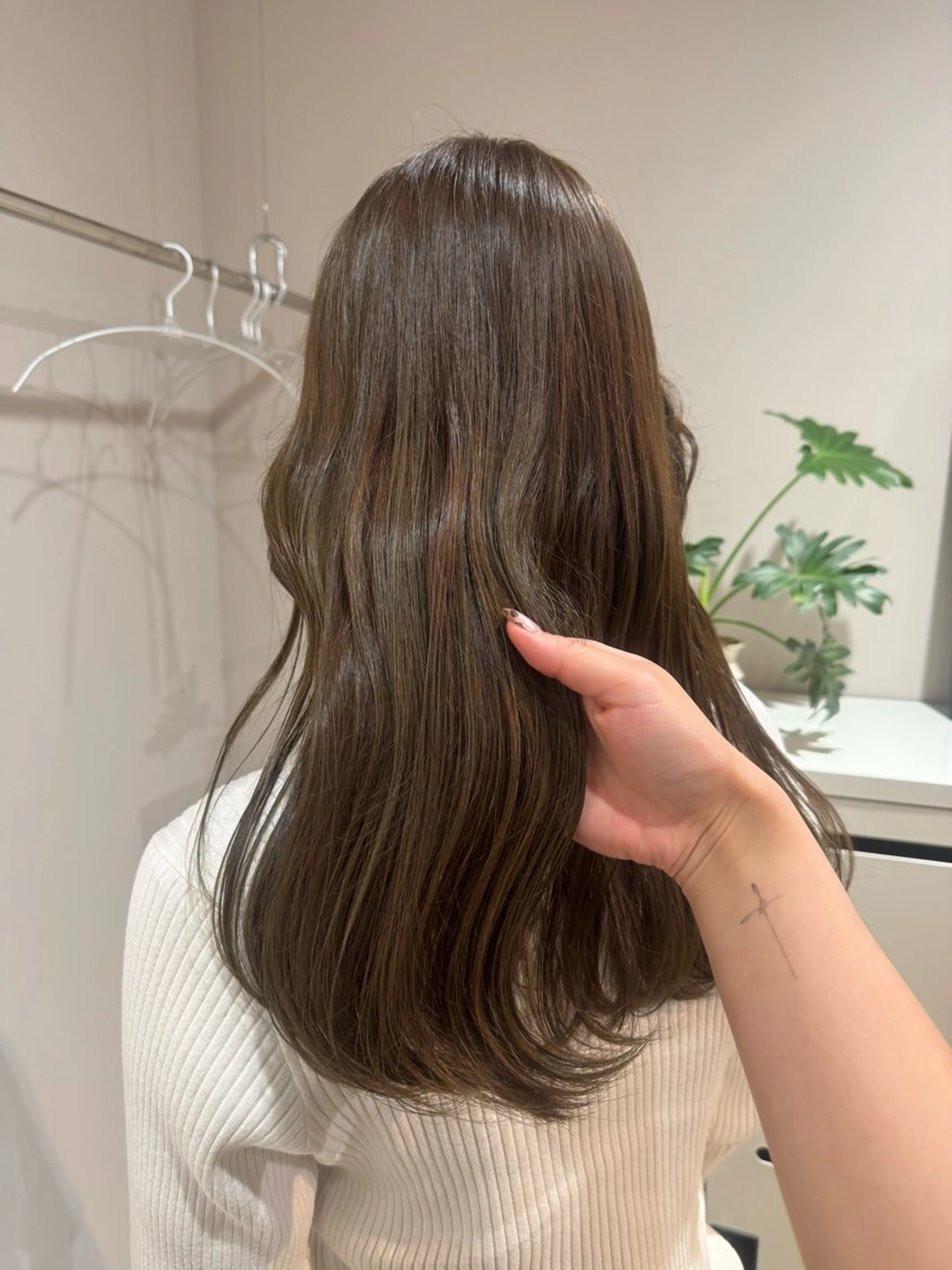 ロング カラー ベージュカラー オリーブベージュ minori/ 透明感カラーのヘアスタイル