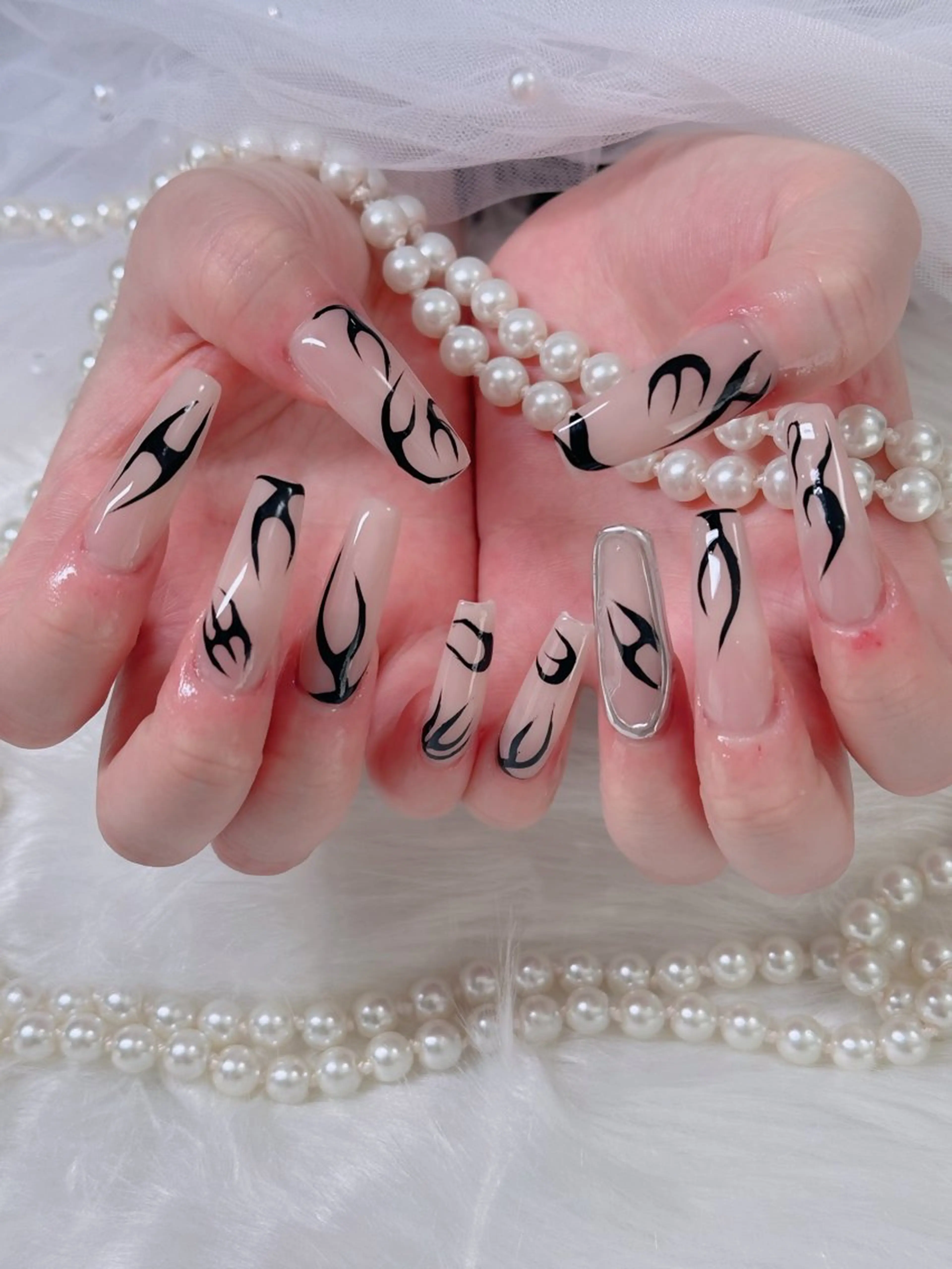 ネイル オーロラネイル フレンチネイル ジェルネイル ハロウィン キラキラネイル ハンドネイル H.baby Nail Salonのネイルデザイン