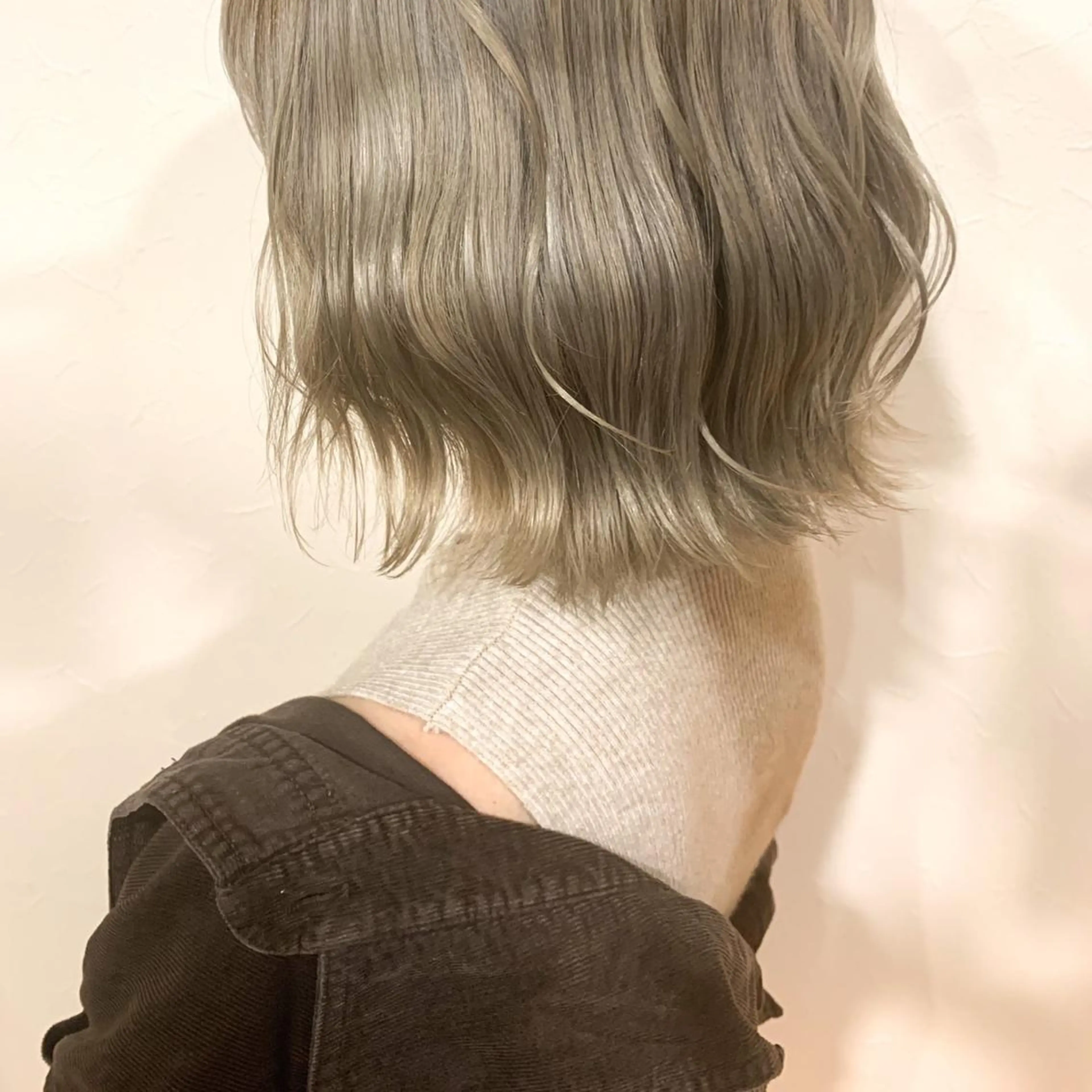 ショート カラー ハイトーンカラー 【baciami】 senaのヘアスタイル