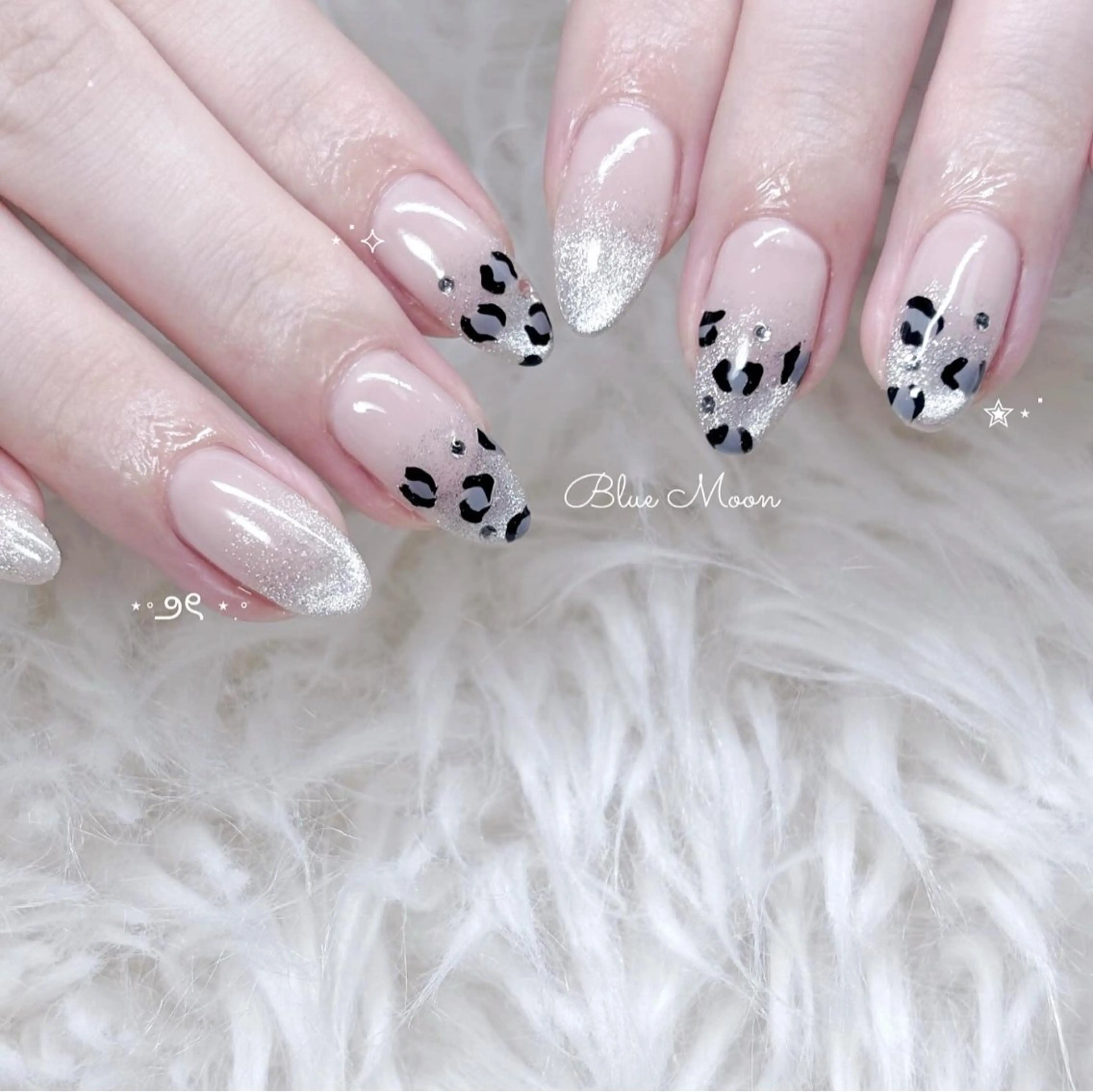 ネイル アニマル柄 グラデーション ハンドネイル フットネイル nail salon Blue Moonのネイルデザイン