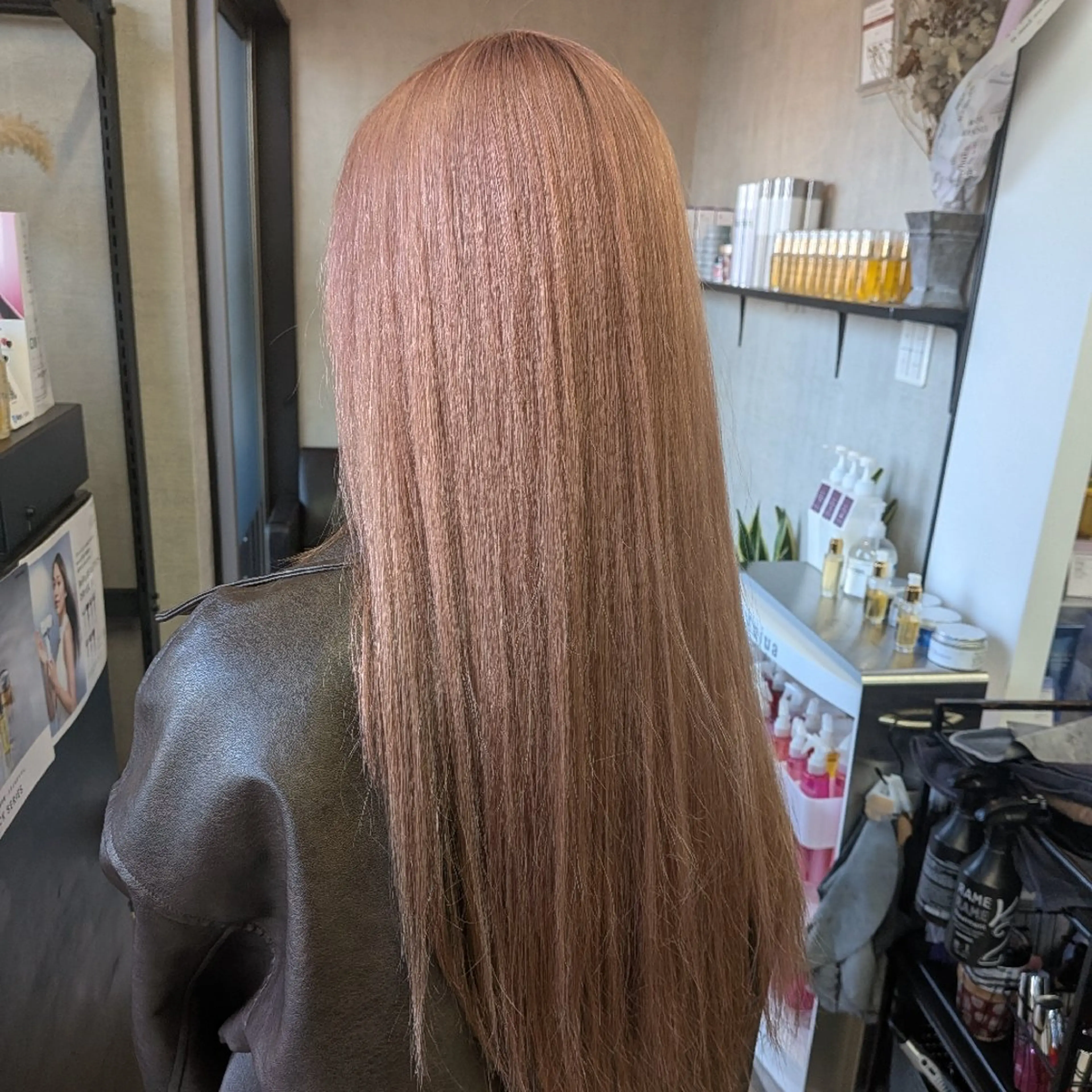 カラー ロング 小林 梨香のヘアスタイル