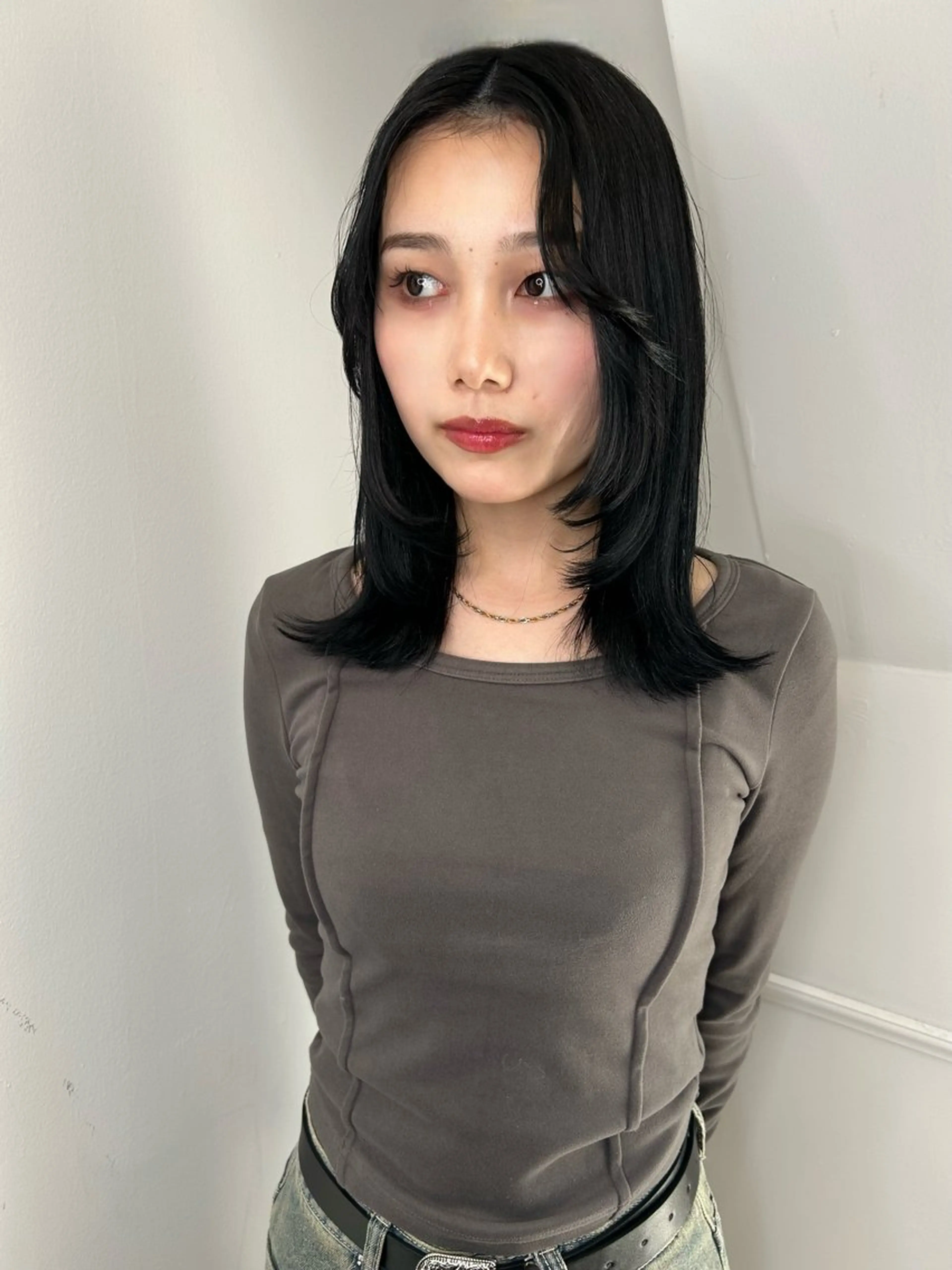 セミロング カラー 黒髪 ブルーカラー ブルーブラック 透明感カラー 顔周りカット 透明感カラー/レイヤ ー🌙Honokaのヘアスタイル