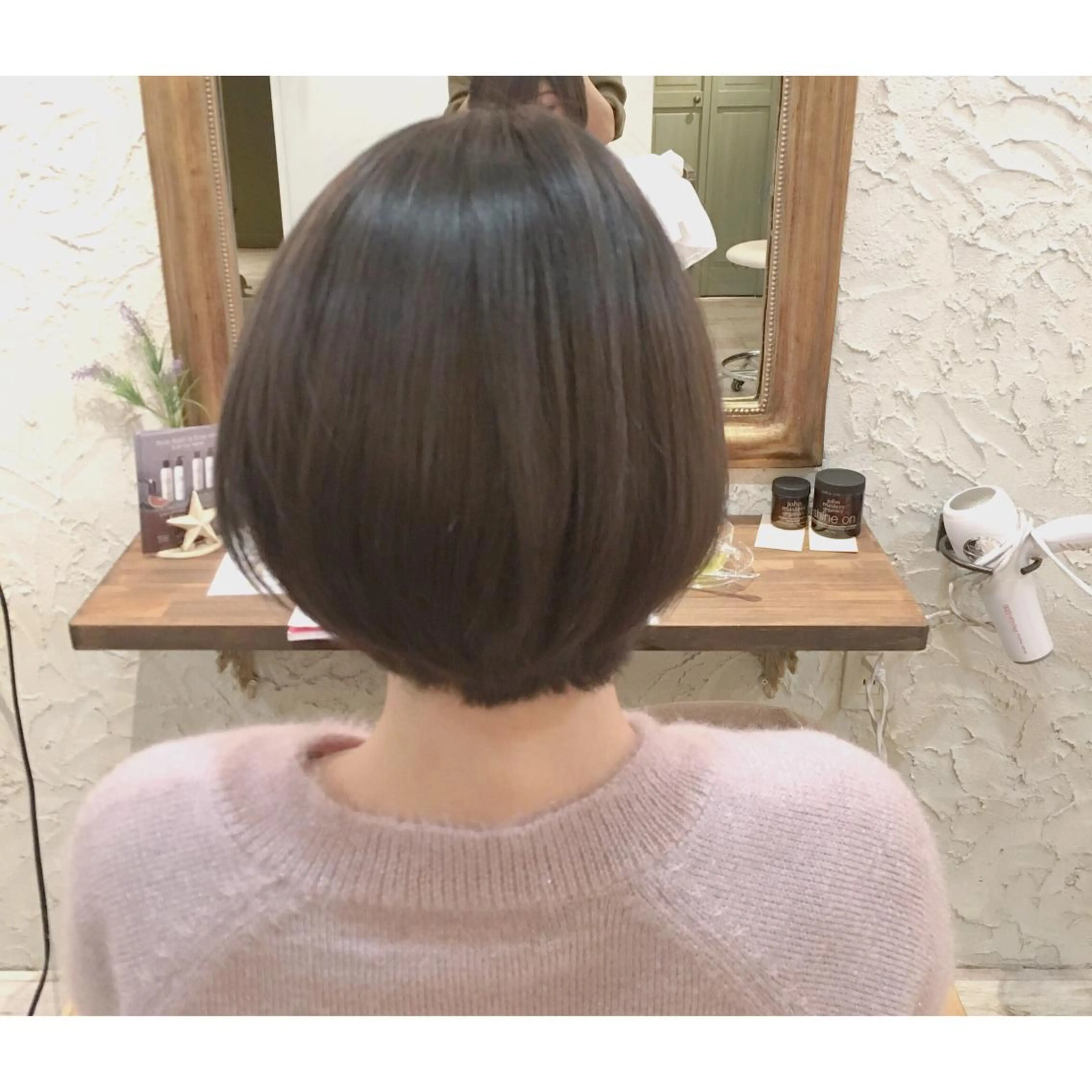 ショート アッシュ カット ヘッドスパ よこもり あいのヘアスタイル