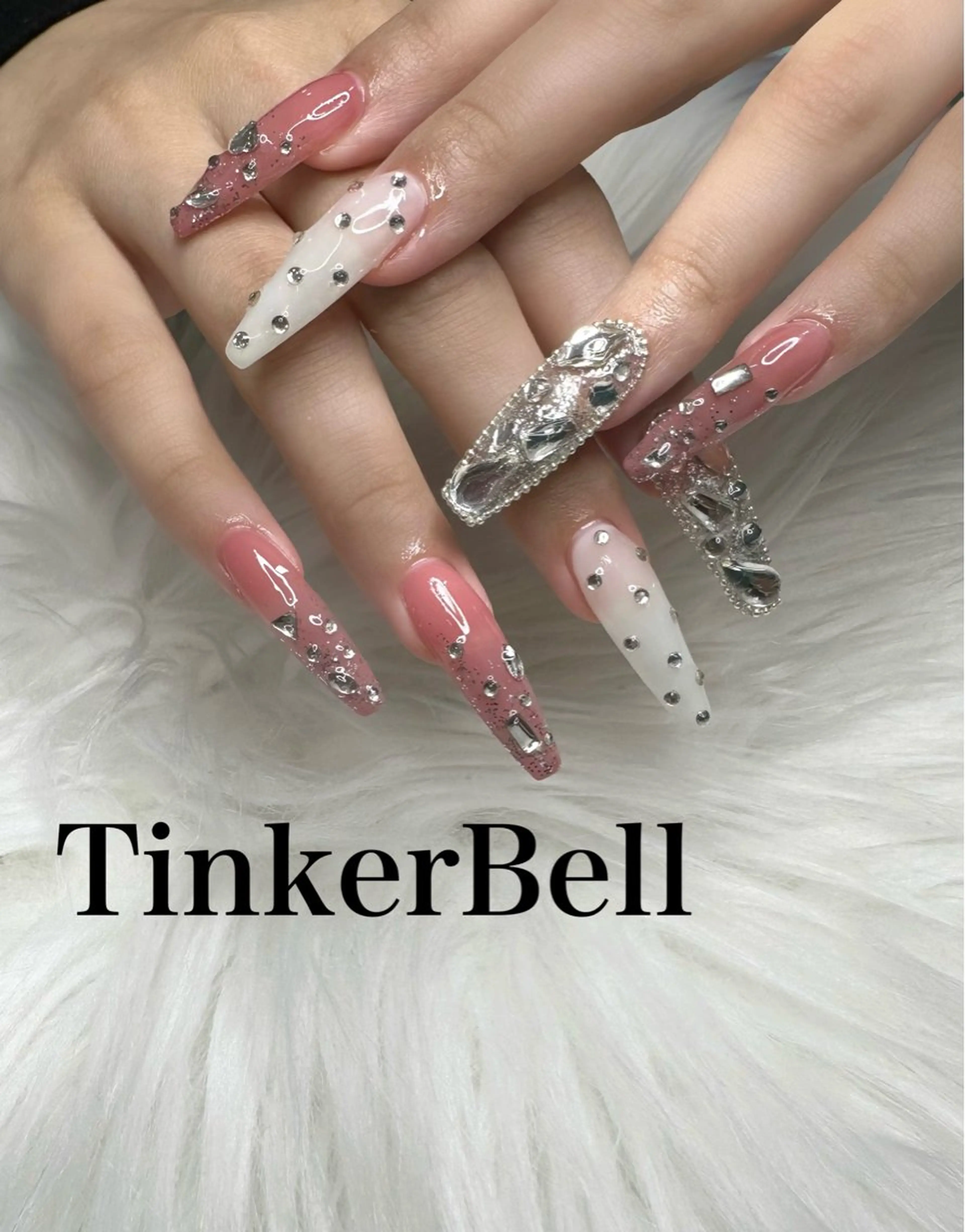 ネイル キラキラネイル ロングネイル スーパーロングネイル ハンドネイル Tinker Bellのネイルデザイン