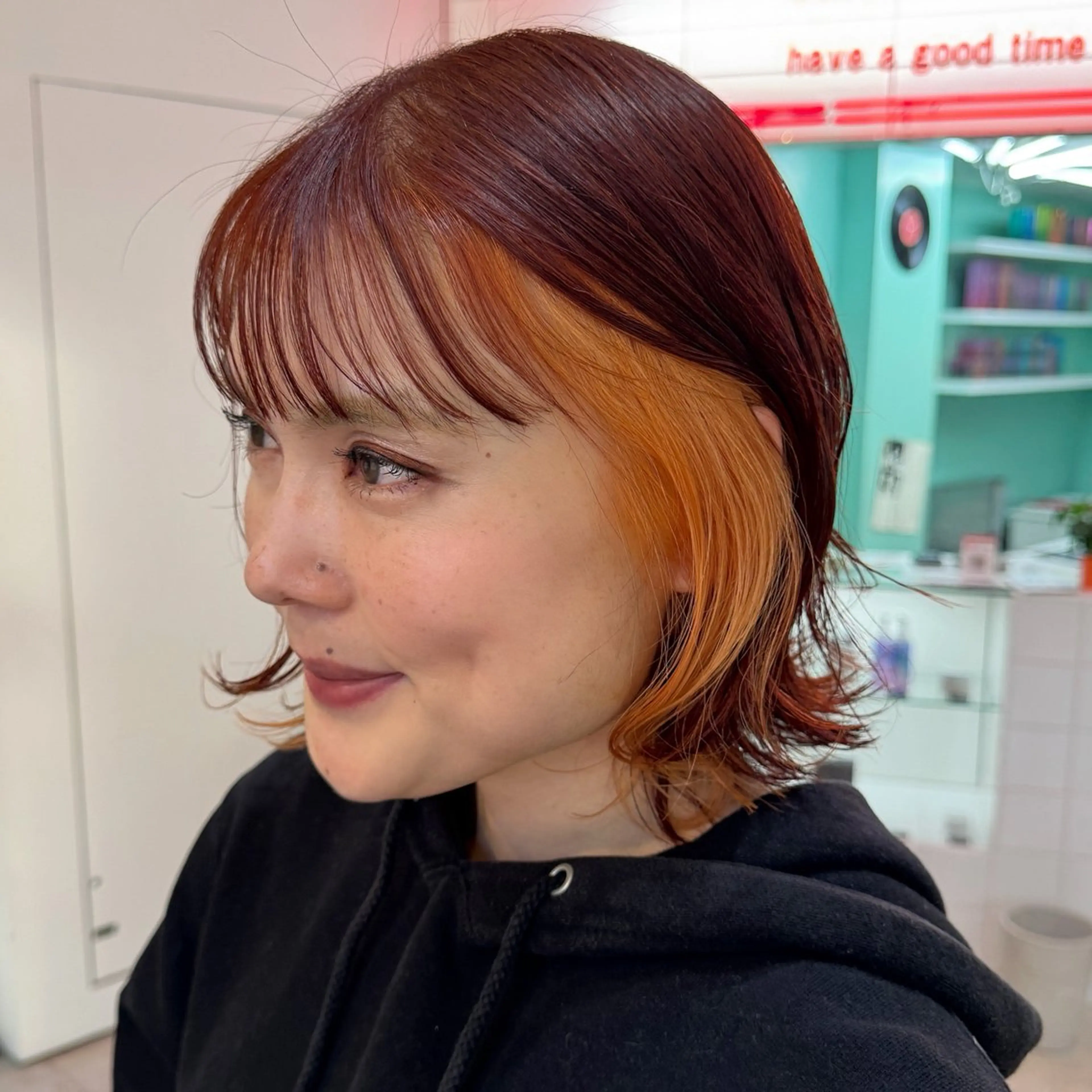カラー カット ヘアカラー 艶髪ハイトーン× ボブ🥣アイネのヘアスタイル