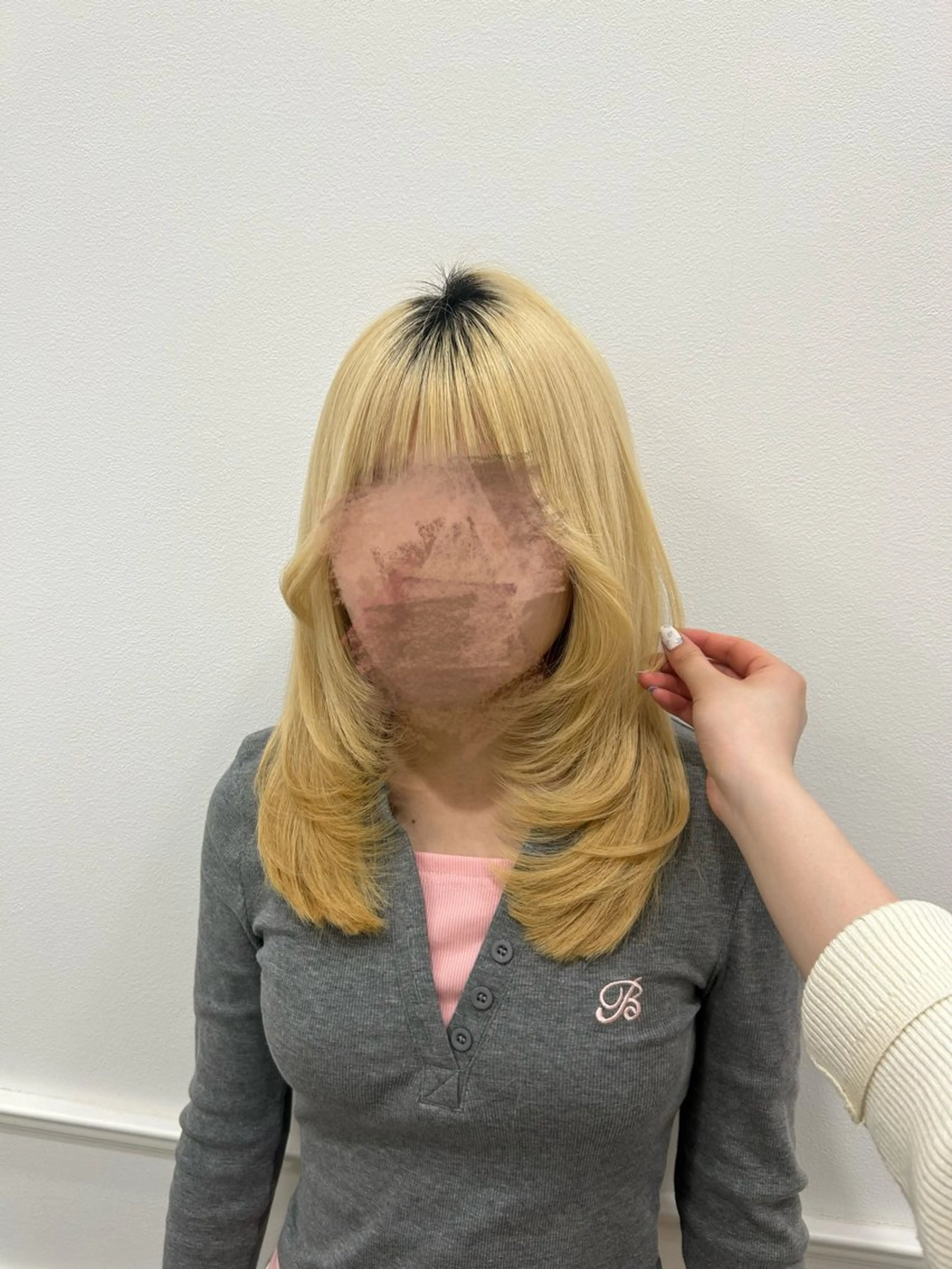 セミロング レイヤーカット カット 新田 妃那のヘアスタイル