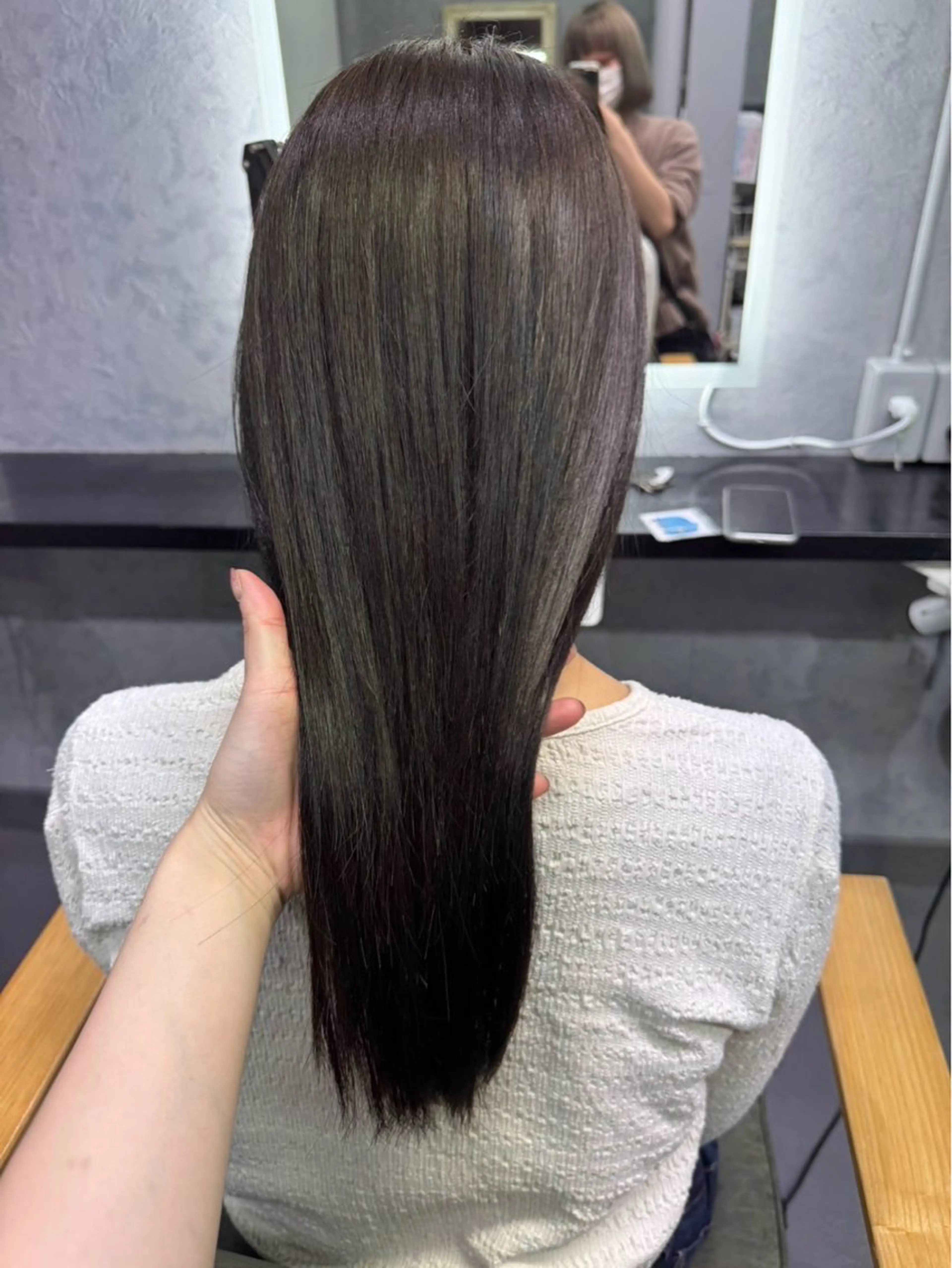 カラー 出崎 風果のヘアスタイル