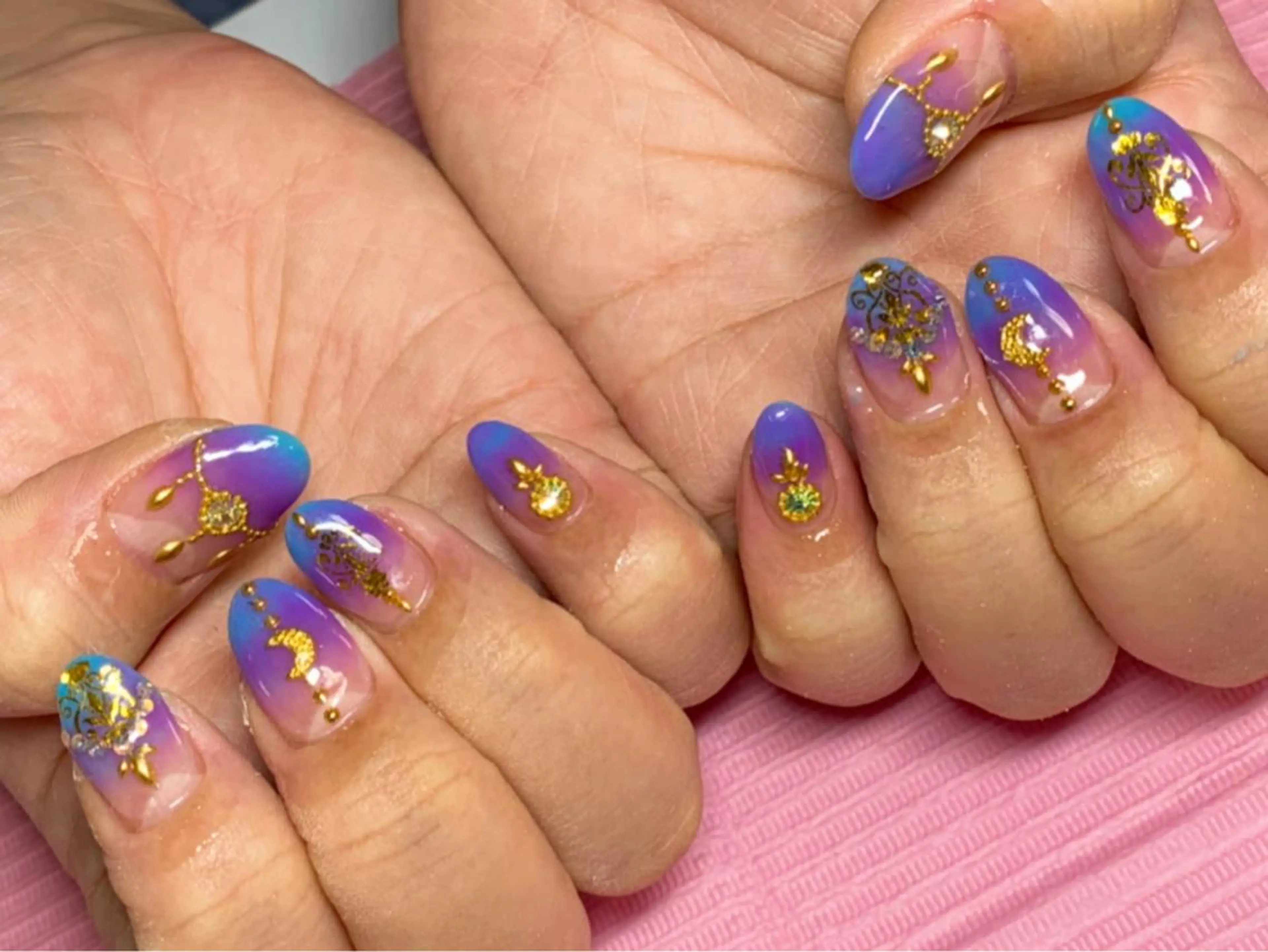 ミディアム ネイル Beauty Salon  Luna所属・Beauty Salon Lunaのエステ・リラクイメージ