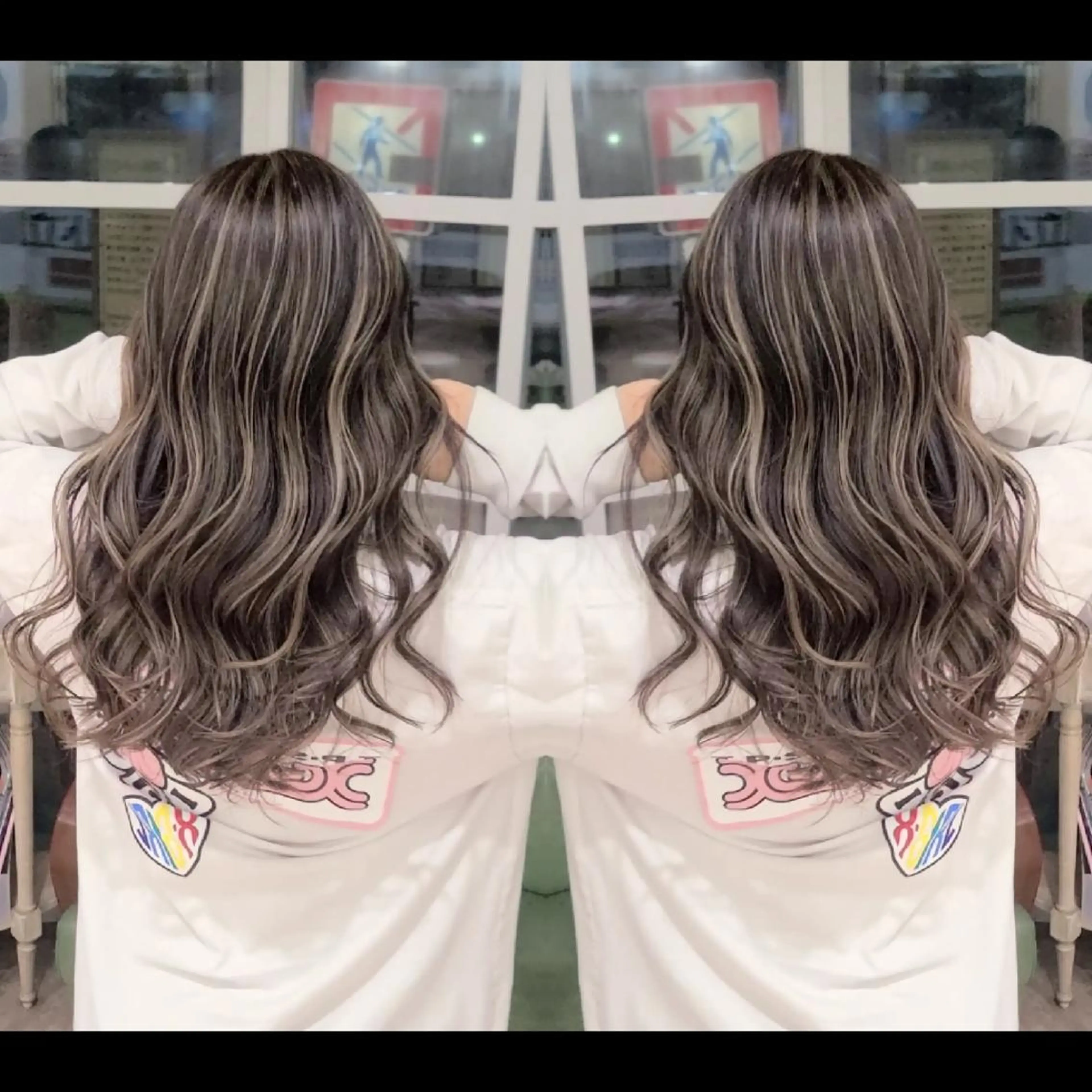 ロング カラー アッシュ アッシュグレー バレイヤージュ ベージュカラー ブリーチ ヘアカラー バレイヤージュ/ ハイライト/大内格のヘアスタイル