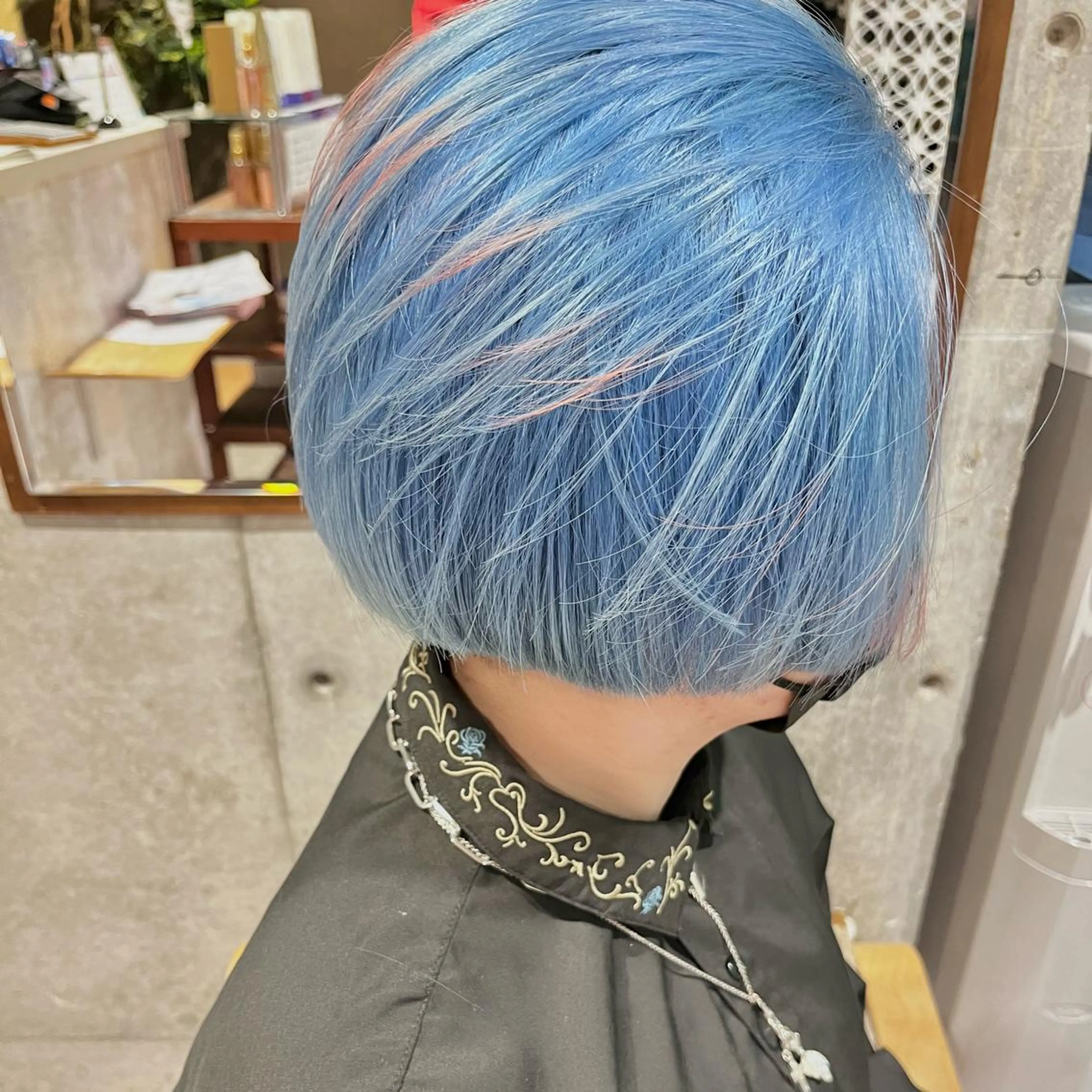 ショート カラー ERNEST OSAKA所属・堺 鳳 ママ美容師 yukariのヘアスタイル