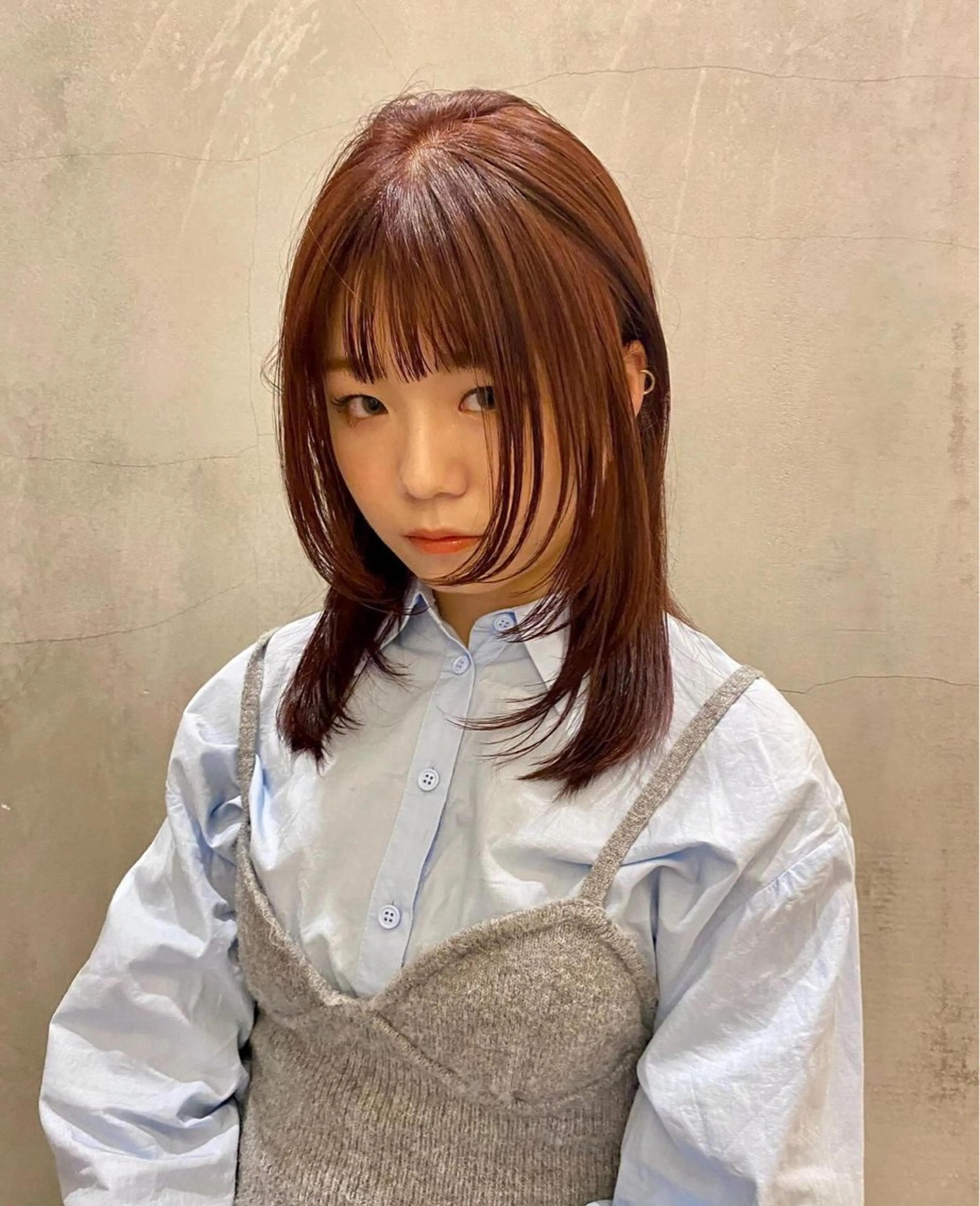 ミディアム 顔まわりレイヤー ハイレイヤー レイヤーカット ローレイヤー 似合わせカット 捺葵 @72tomi__のヘアスタイル