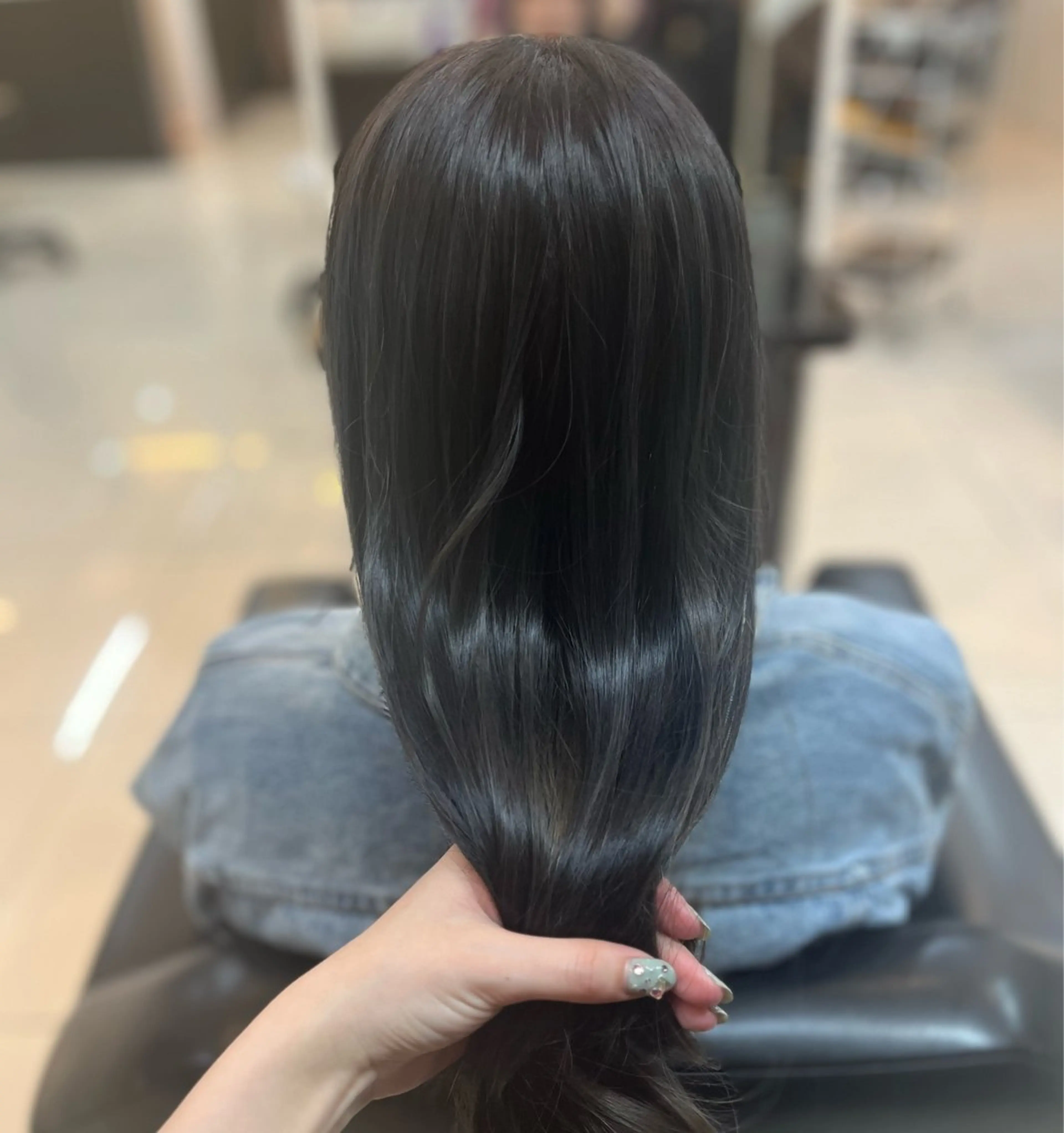 ロング カラー グレージュ オリーブグレージュ オリーブグレー ヘアカラー 🍒 SANA🍒のヘアスタイル