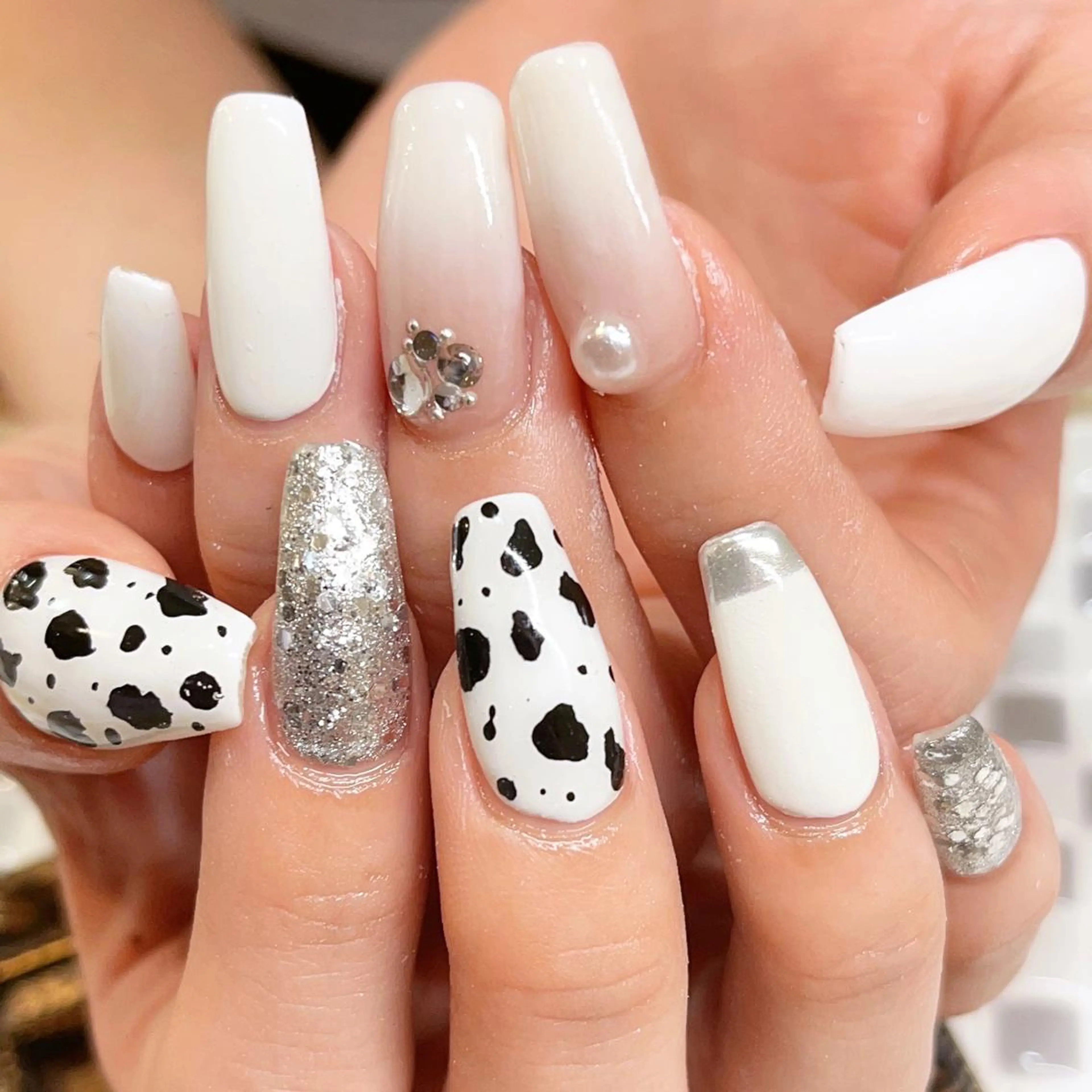 ネイル キラキラネイル nailist yuiのネイルデザイン