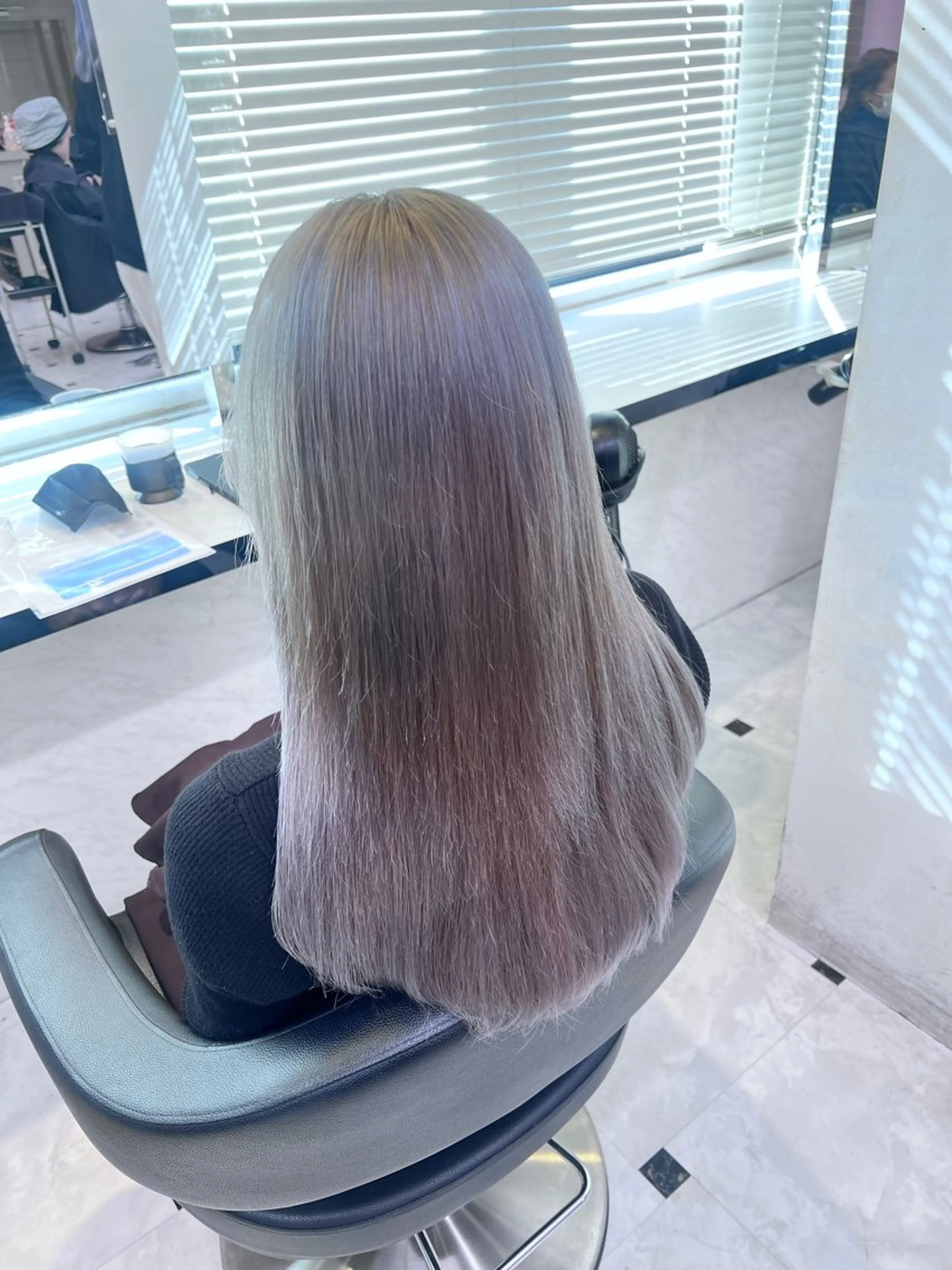 ミディアム カラー ヘアアレンジ シルバー 💕上野美容師☁ ブリーチ💖サワのヘアスタイル