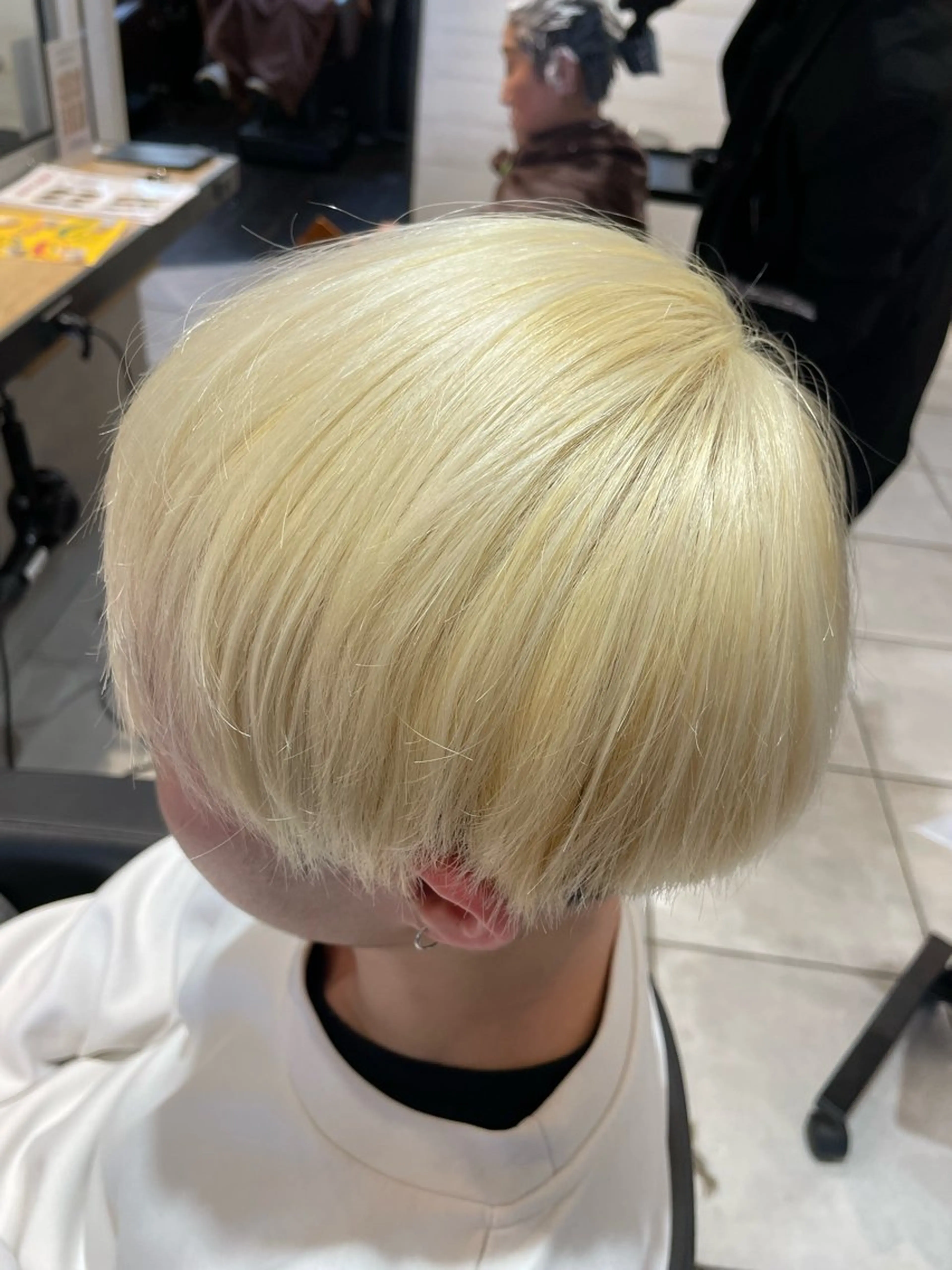 ショート カラー メンズ メンズブリーチ メンズハイトーン ブリーチ 抜きっぱなしブロンド ハイトーンカラー カット ヘアカラー トリートメント ヘアセット 寺田 翔のヘアスタイル