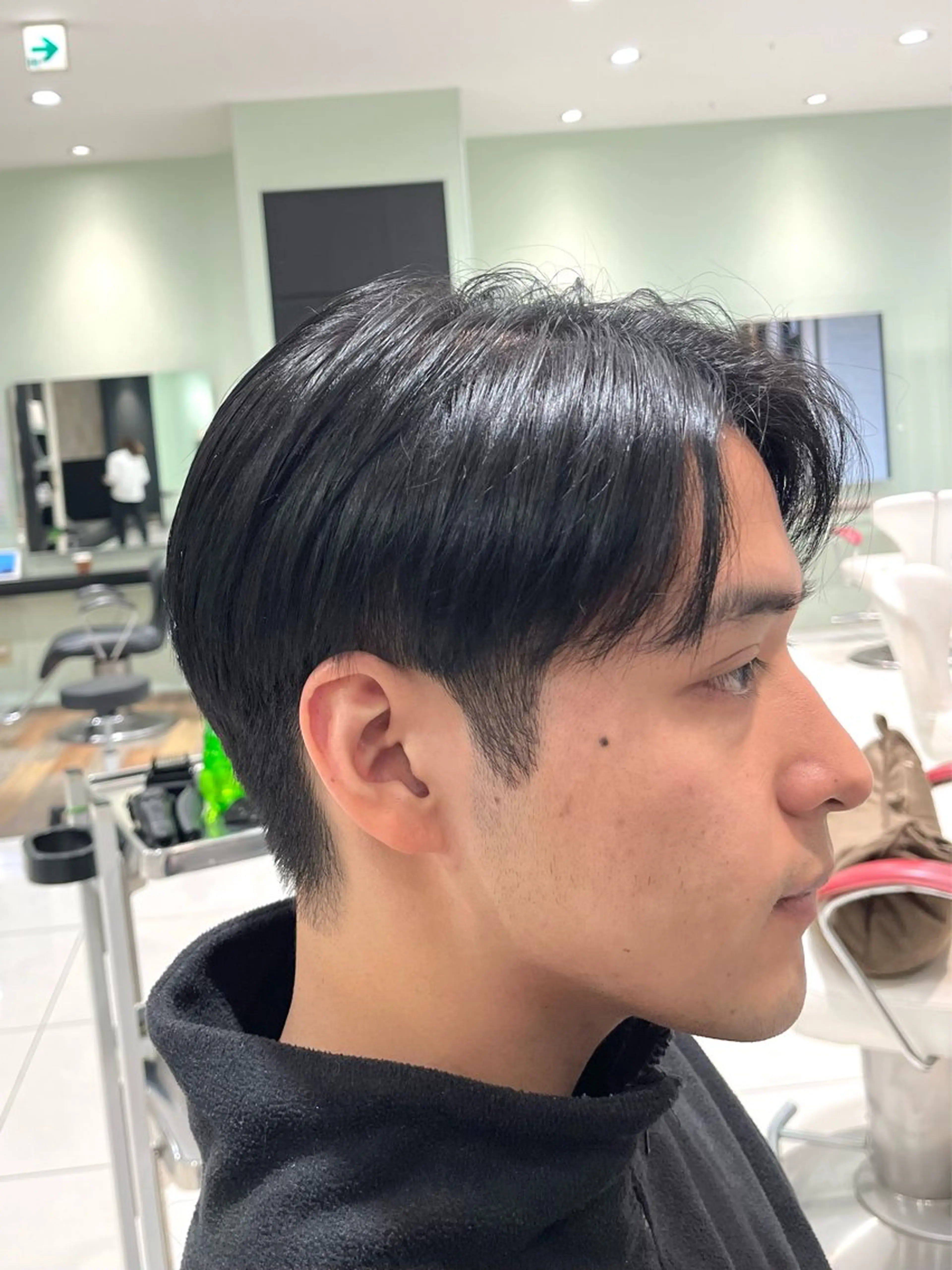 メンズ センターパート 刈り上げ カット 駒野 晃のヘアスタイル