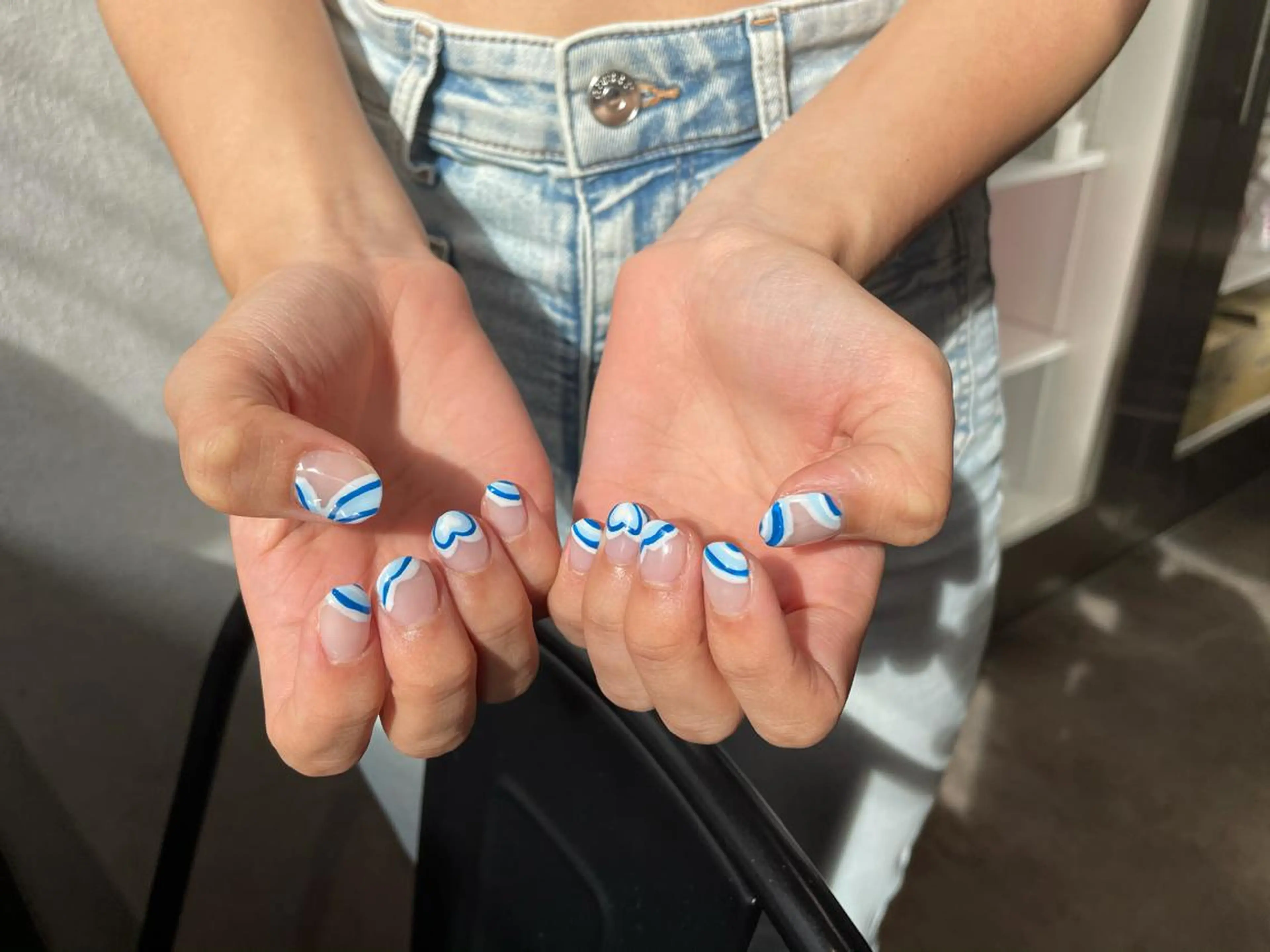 ネイル ブルー ハンドネイル ナチュラル透明感🌱 小山美樹子のヘアスタイル