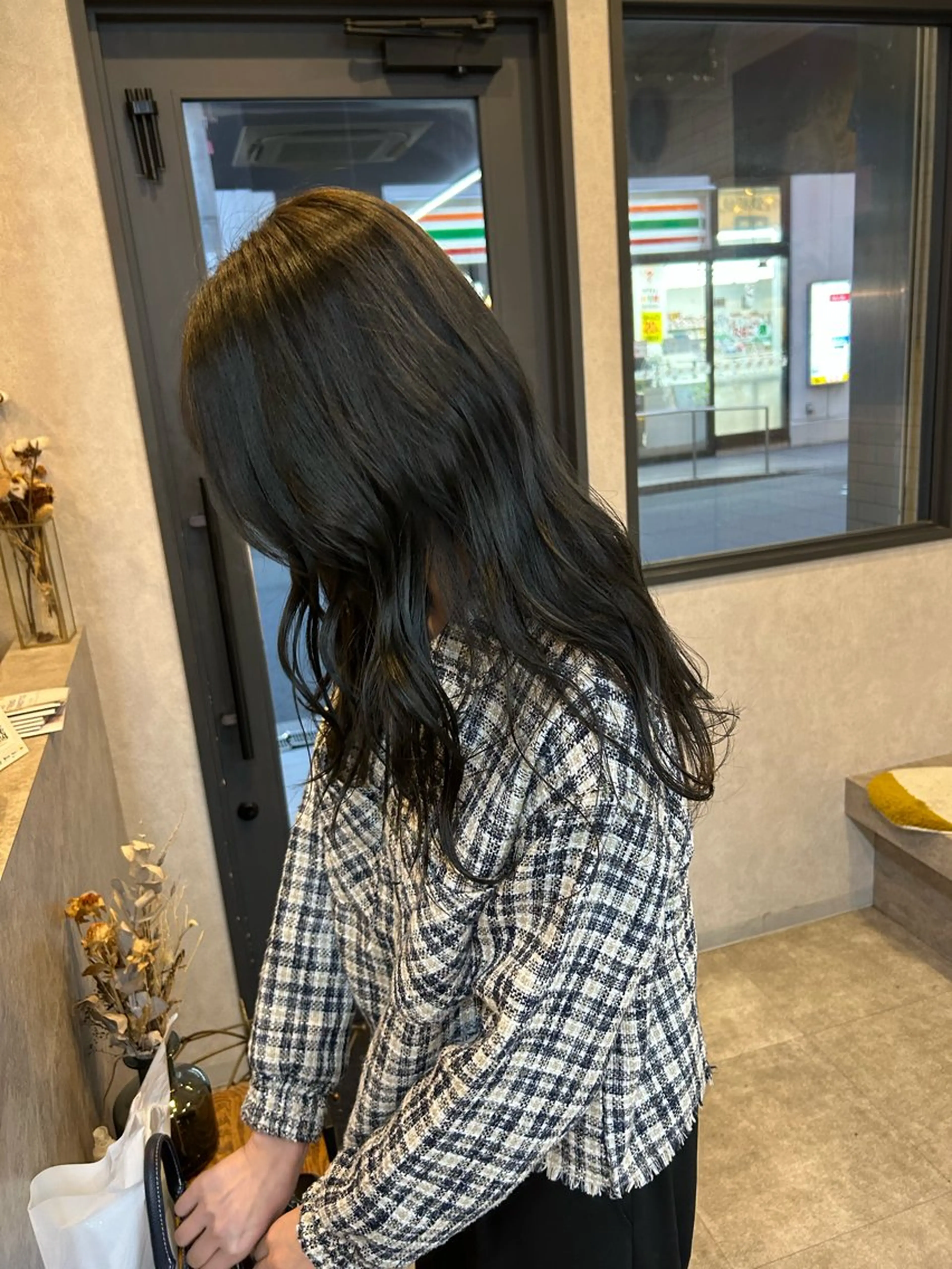 セミロング カラー オリーブグレー いなみね はるきのヘアスタイル