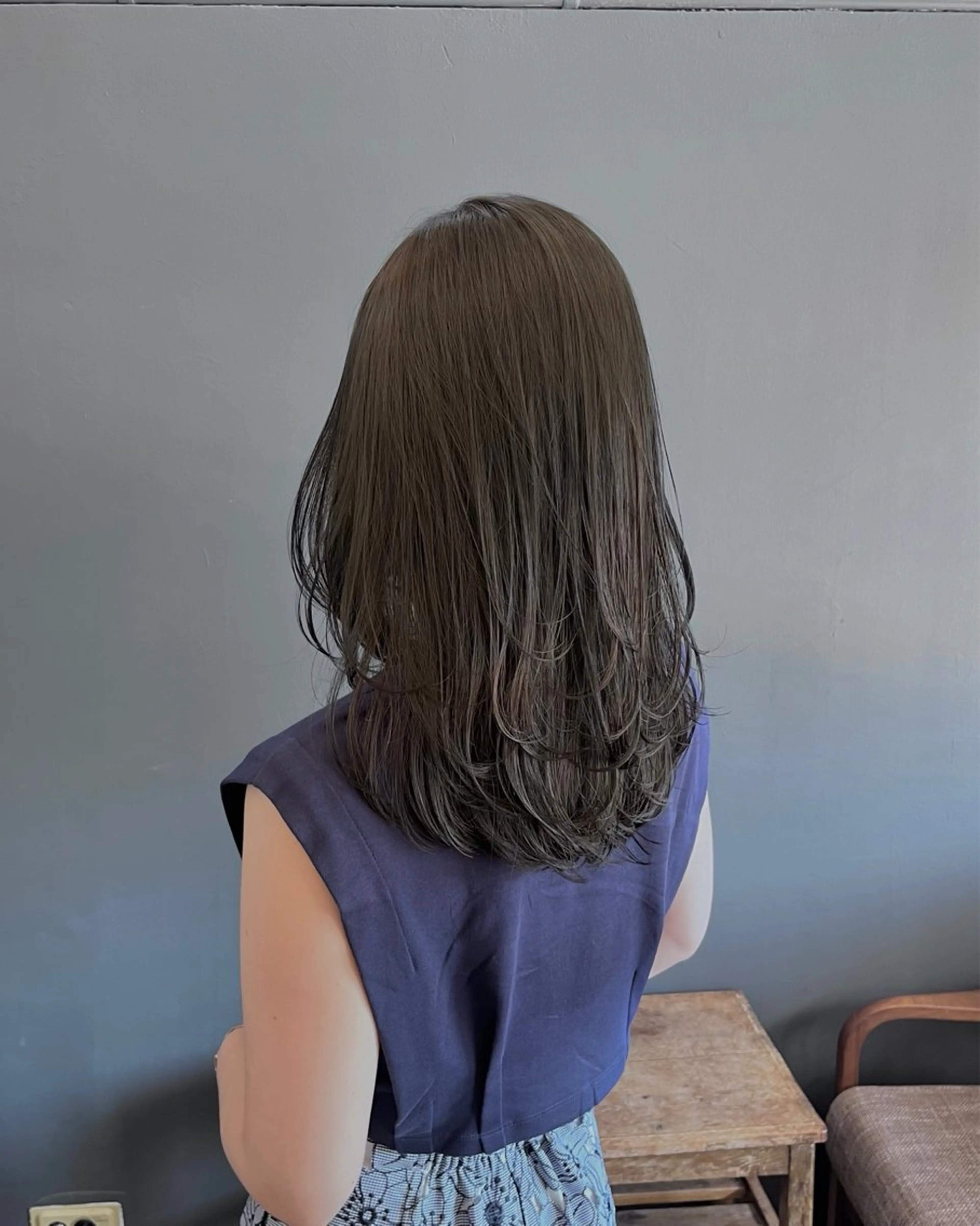 セミロング カラー カット ヘアカラー 暗髪とオリーブ🌿 渡辺拓人のヘアスタイル