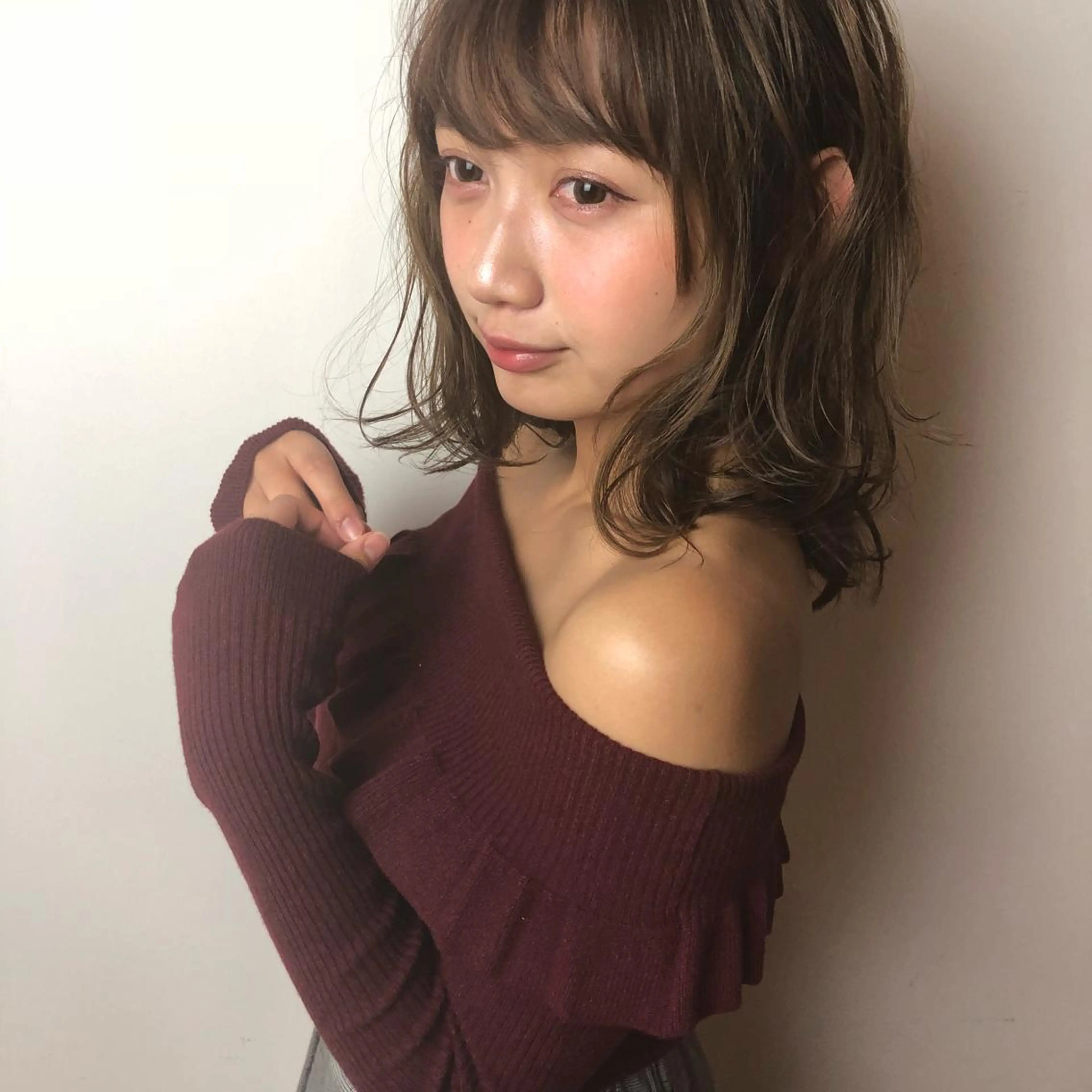 ミディアム カラー パーマ グレージュ 髪質改善、エクステ 山口卓哉のヘアスタイル