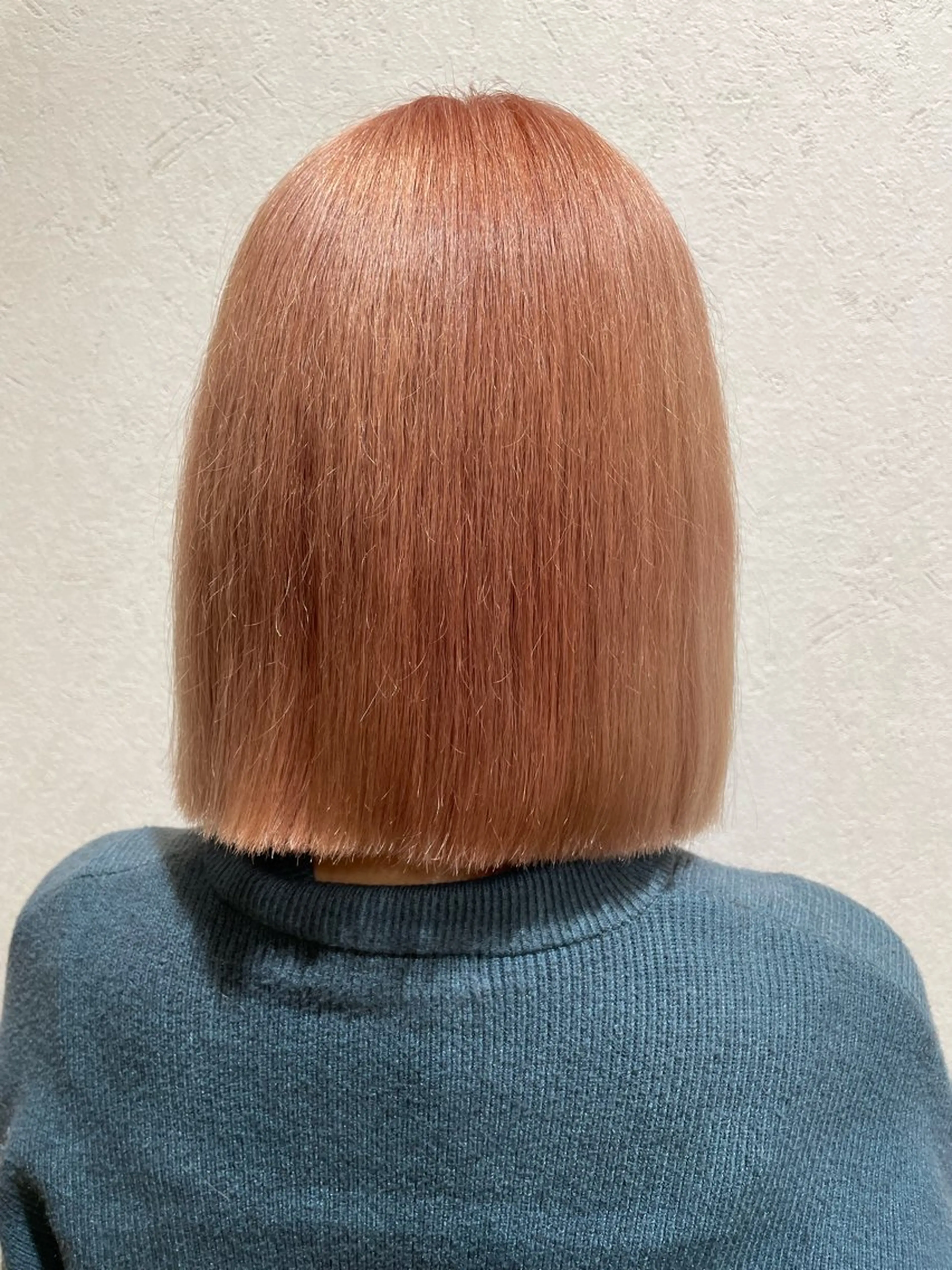 カラー 岡村 真子のヘアスタイル
