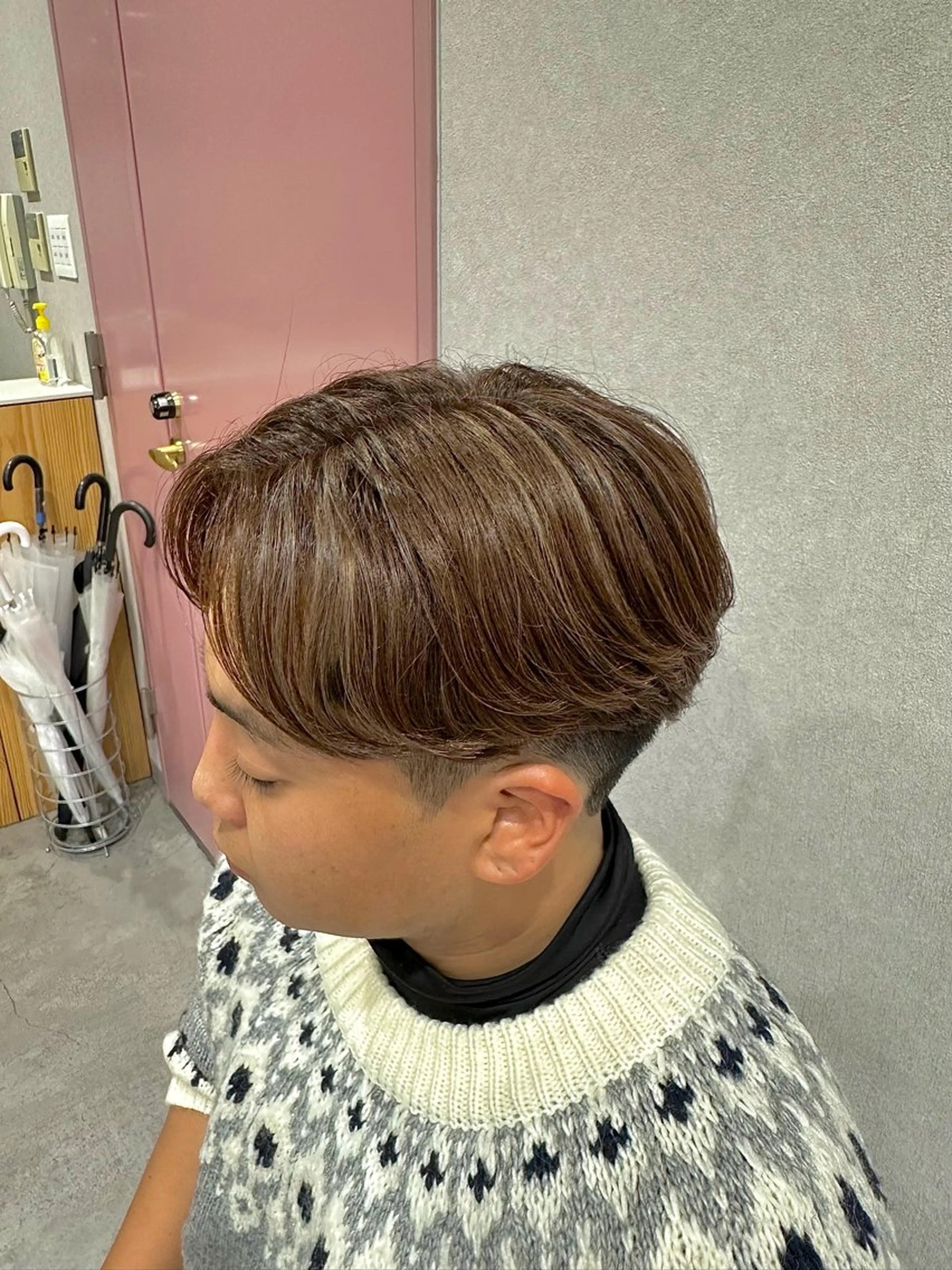ミディアム カラー ヘアアレンジ メンズ メンズハイライト ベージュカラー ブラウンカラー ハイライトカラー モカブラウン カット ヘアカラー メンズNo.1美容師 Coshoのヘアスタイル