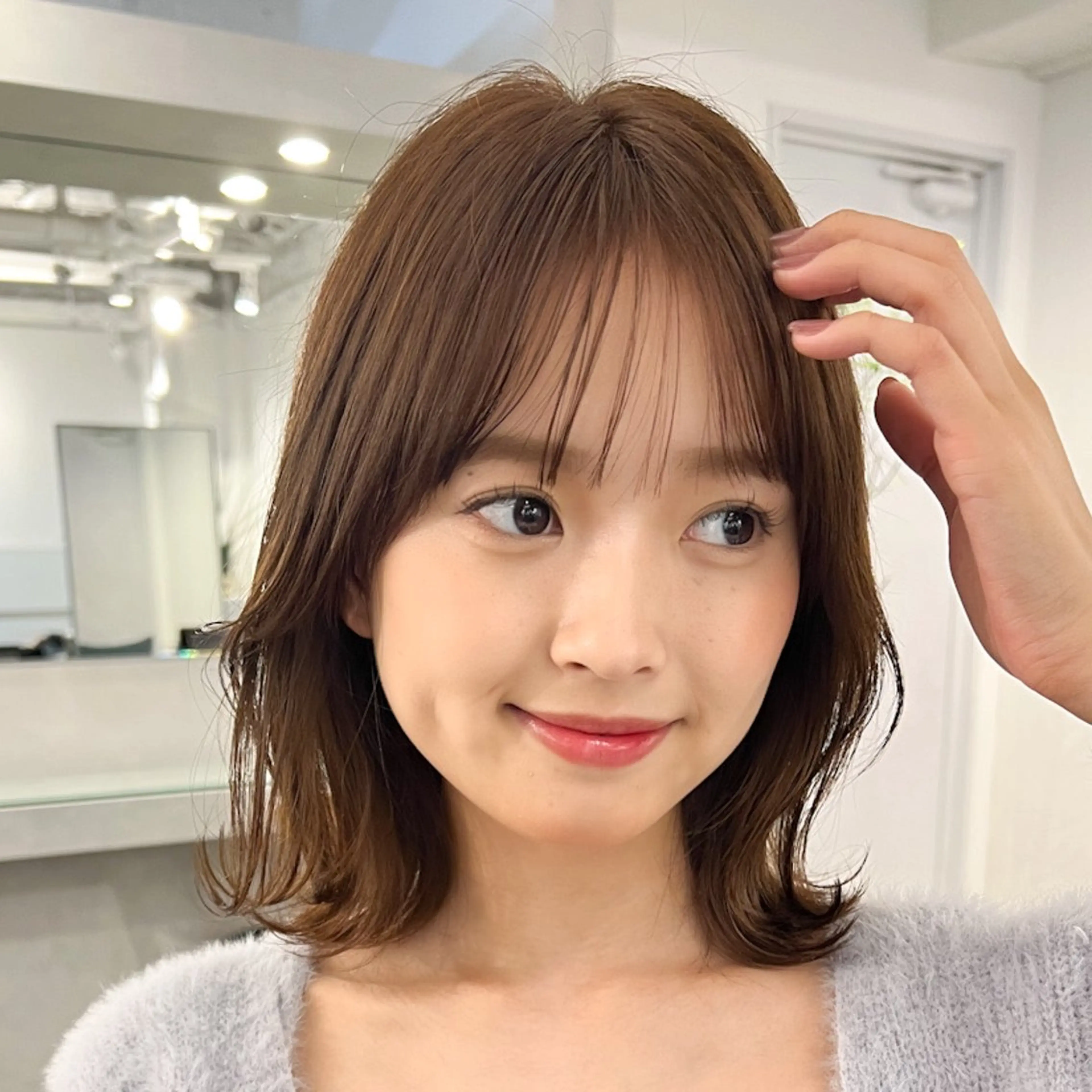 ミディアム カラー パーマ ミディアムパーマ 韓国風ヘア レイヤーカット 外ハネヘア カット レイヤーカットのプロ 大人ヘア宮森貴志のヘアスタイル