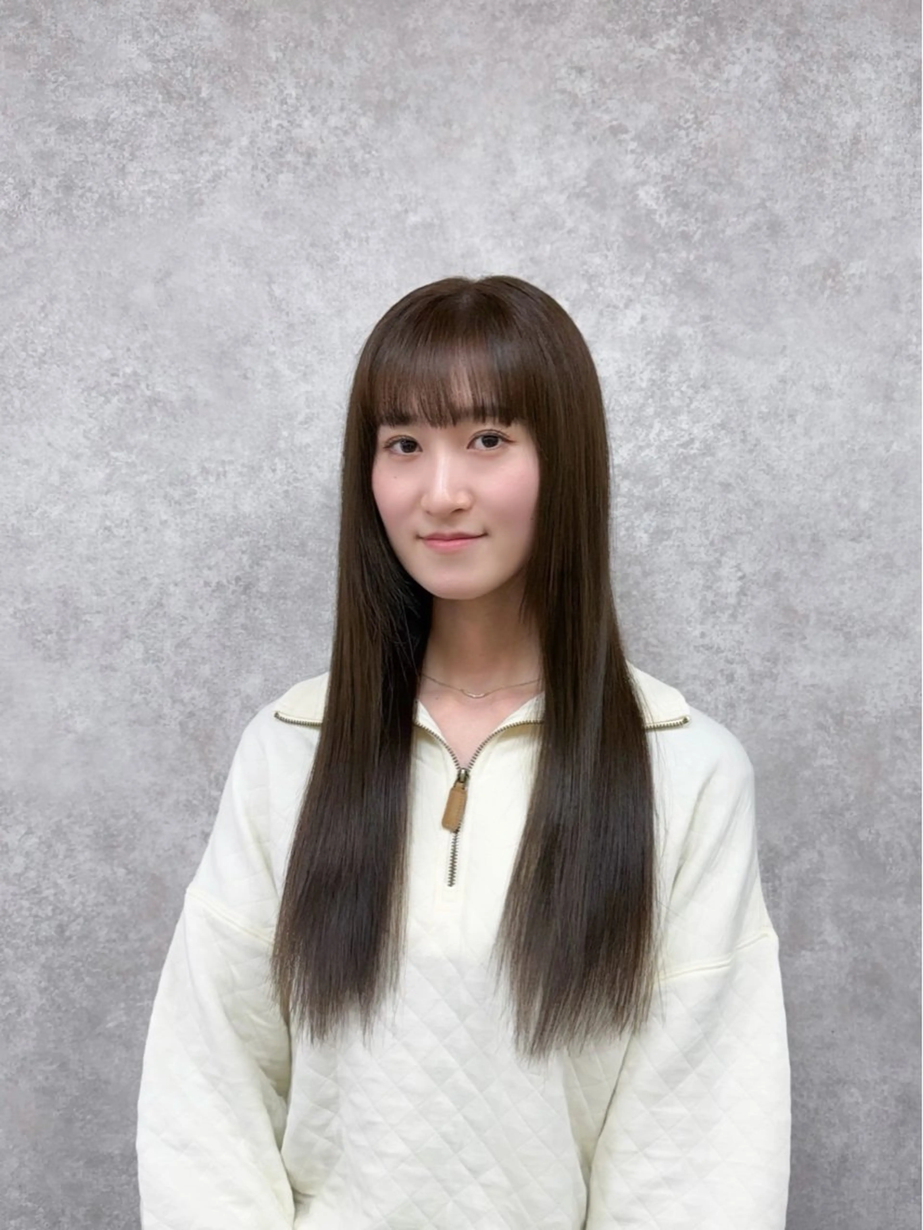 ロング カラー ベージュカラー オリーブベージュ トリートメント 村田梨乃/ minim hairのヘアスタイル