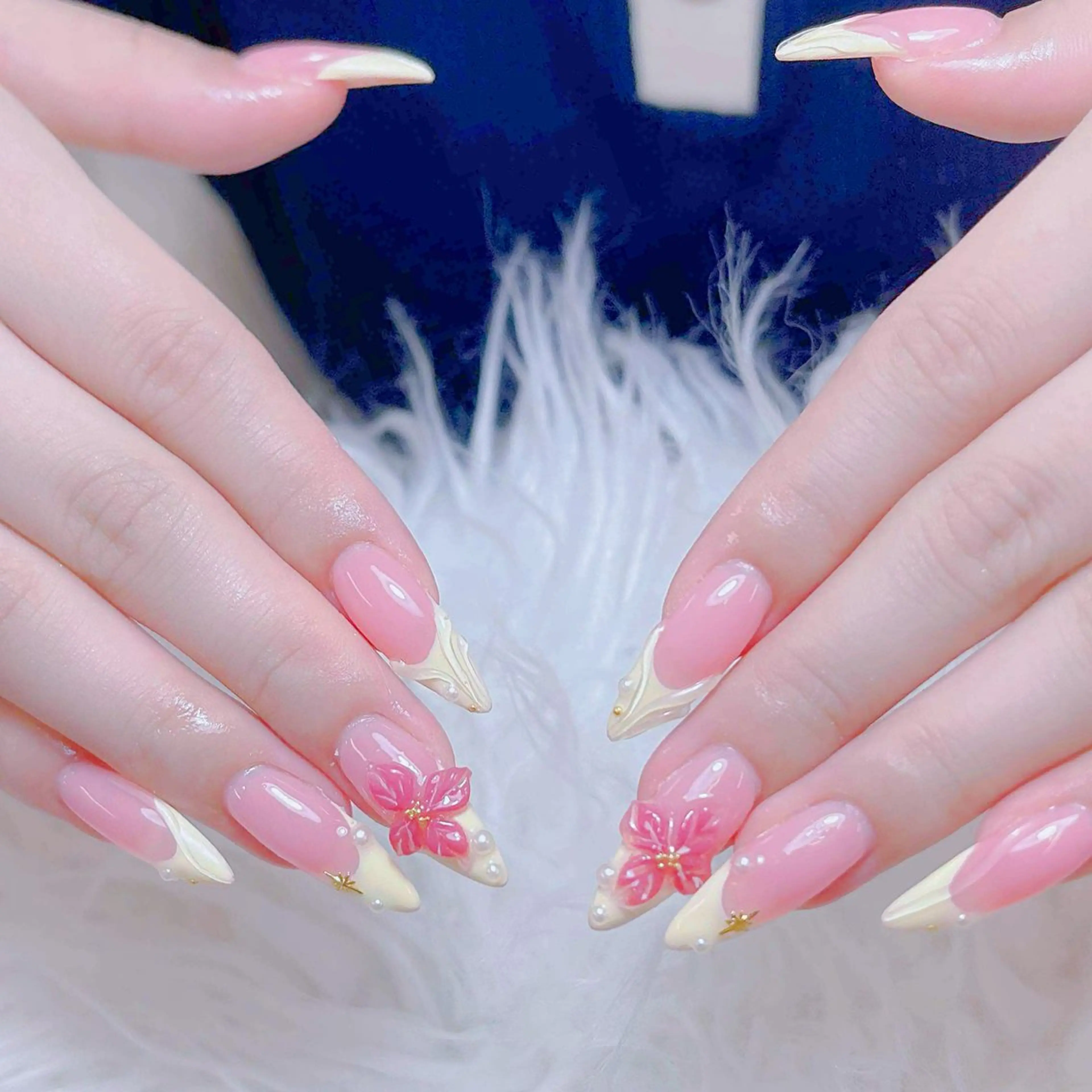 ネイル チークネイル 長さ出し フレンチネイル ジェルネイル ガラスフレンチ ハンドネイル anh nail anne🤍のネイルデザイン
