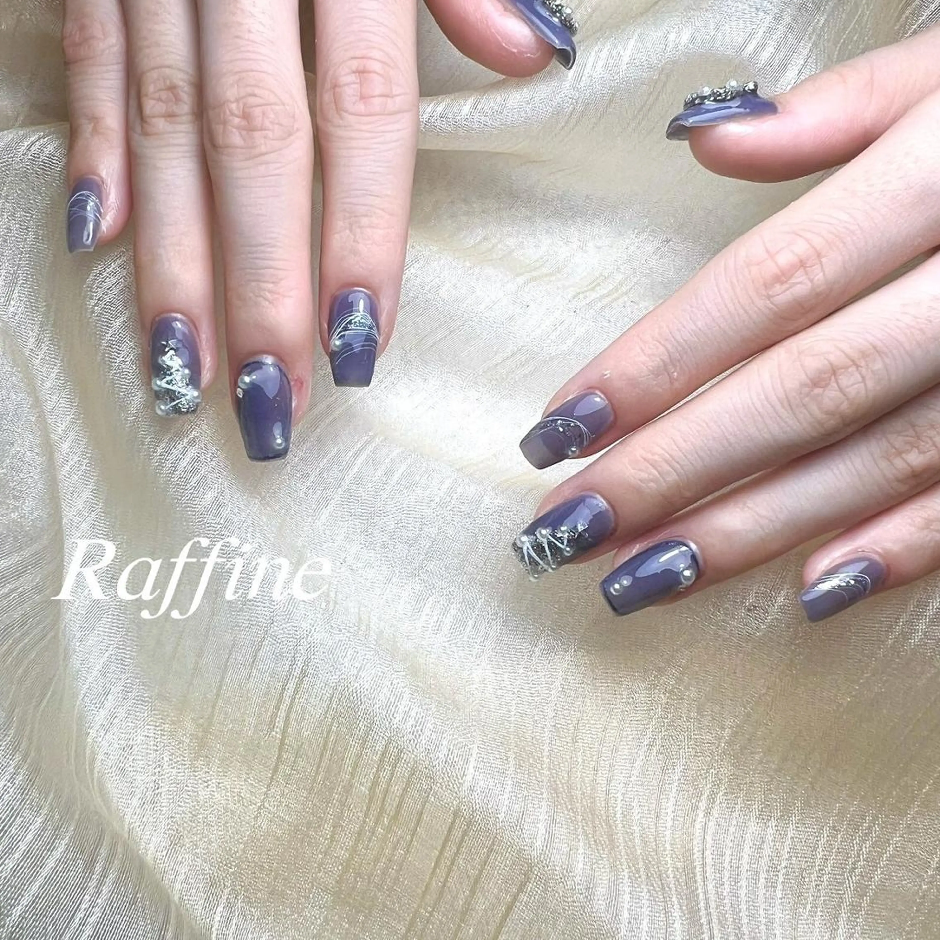 ネイル RAFFINE haru🦋🩵のネイルデザイン