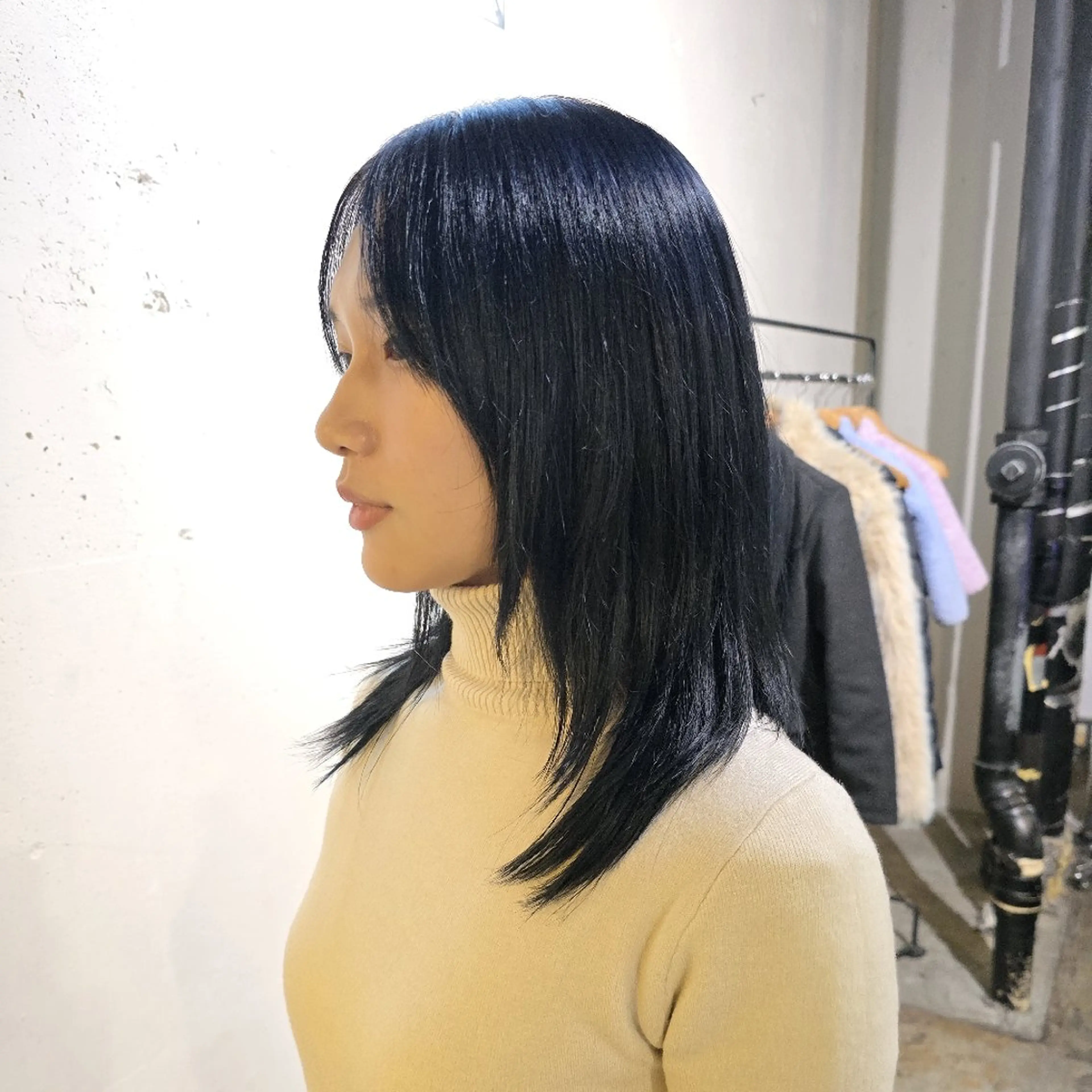 カラー ミディアム ブリーチ ブルーカラー ネイビーカラー ヘアカラー ハヤシ マユ ✂ 府中美容室のヘアスタイル