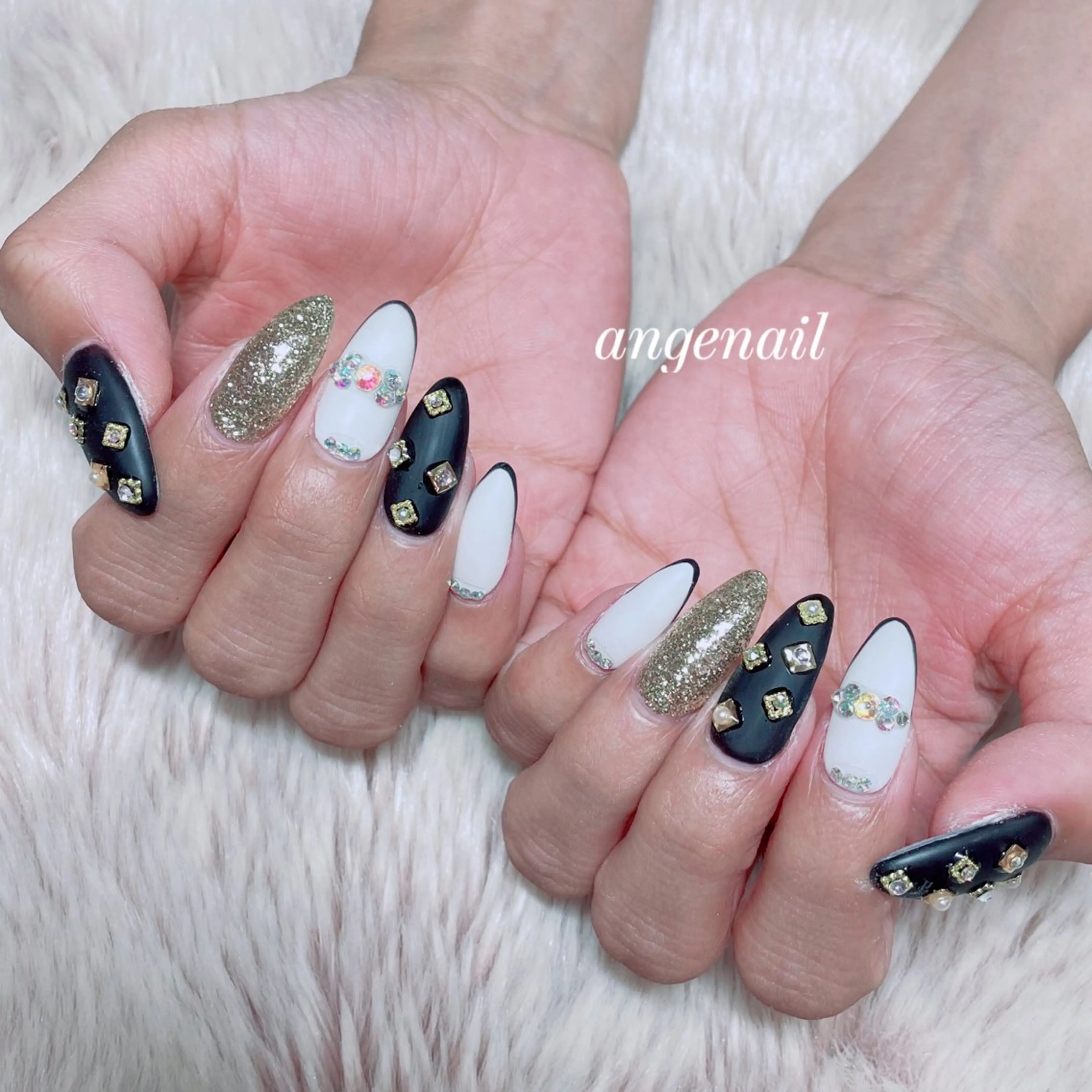 ネイル ハンドネイル オーナーネイリスト MAKIのネイルデザイン