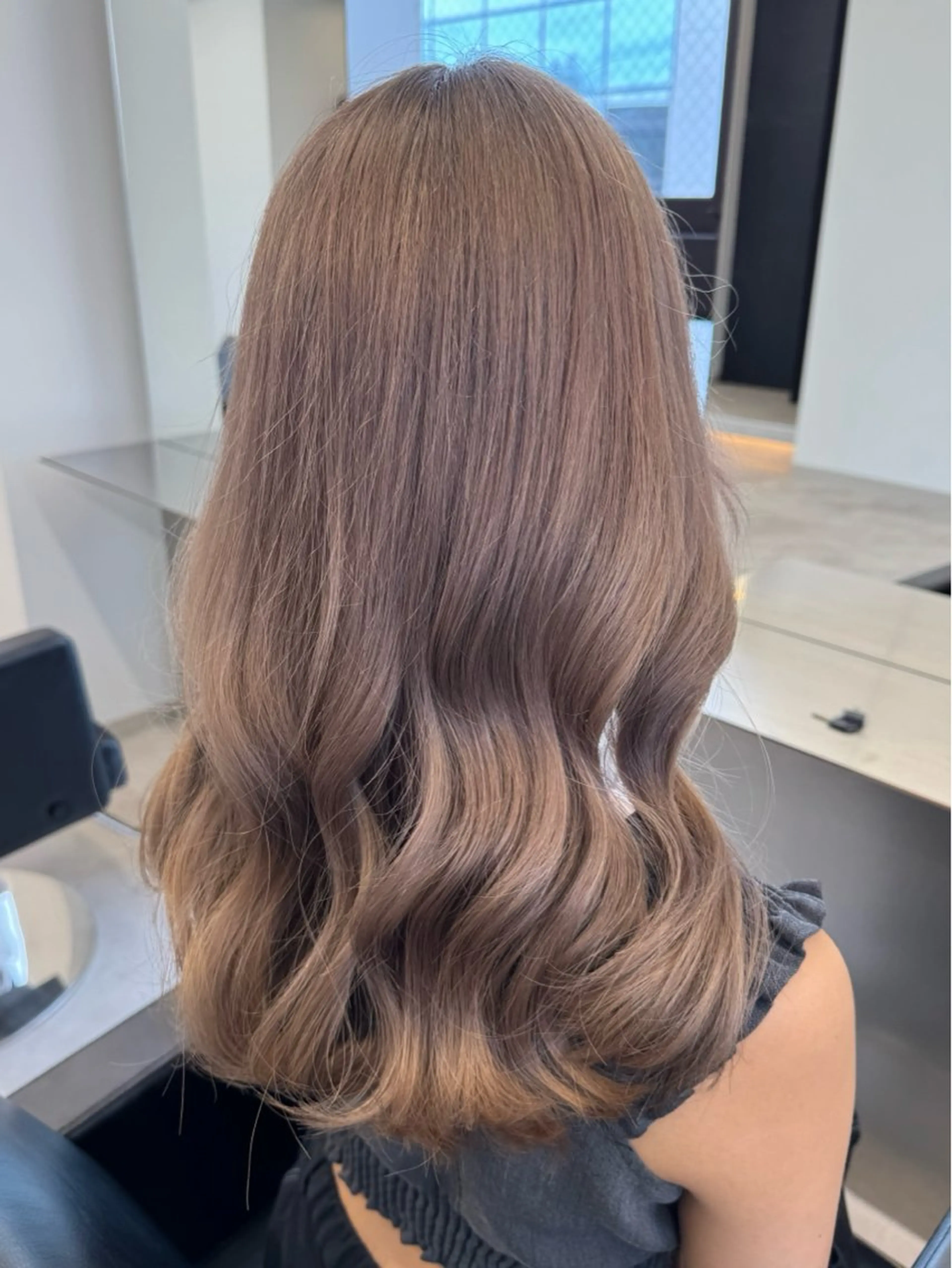 ロング カラー ベージュカラー ブリーチ ミルクティーベージュ カット ヘアカラー ハイトーン/エクステ /韓国ヘアKENTAのヘアスタイル