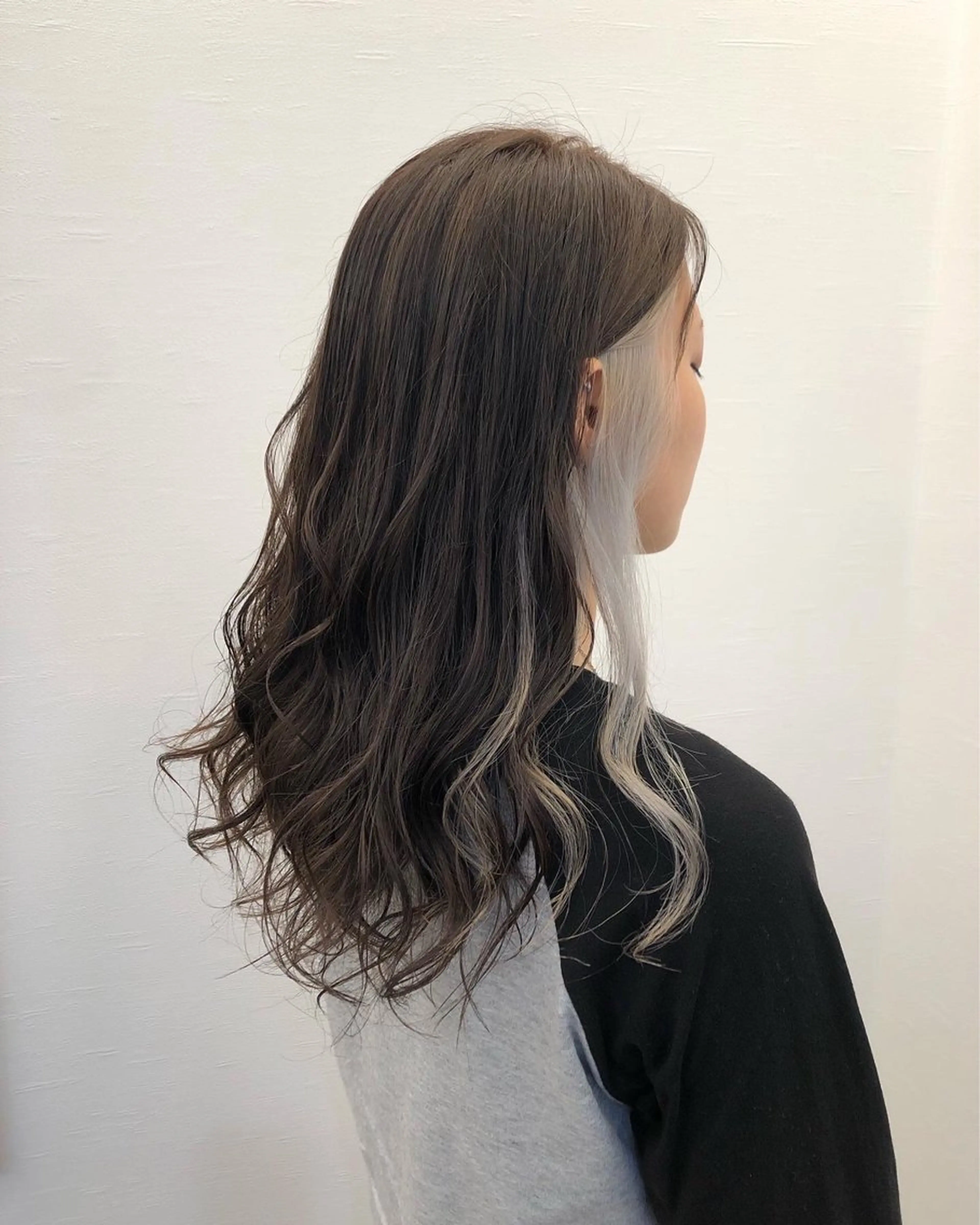 カラー ツノガイ エリのヘアスタイル
