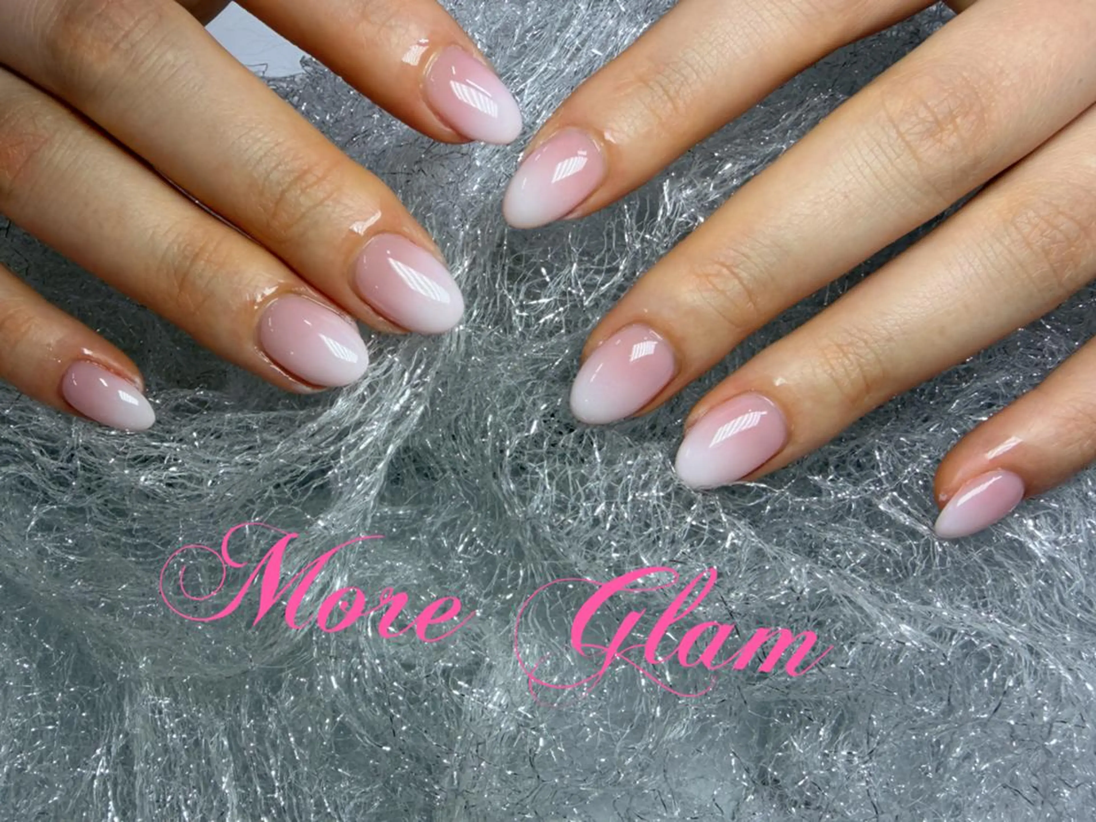 ネイル 長さ出し フットネイル フレンチネイル ジェルネイル ガラスフレンチ MoreGlam Nailsのネイルデザイン