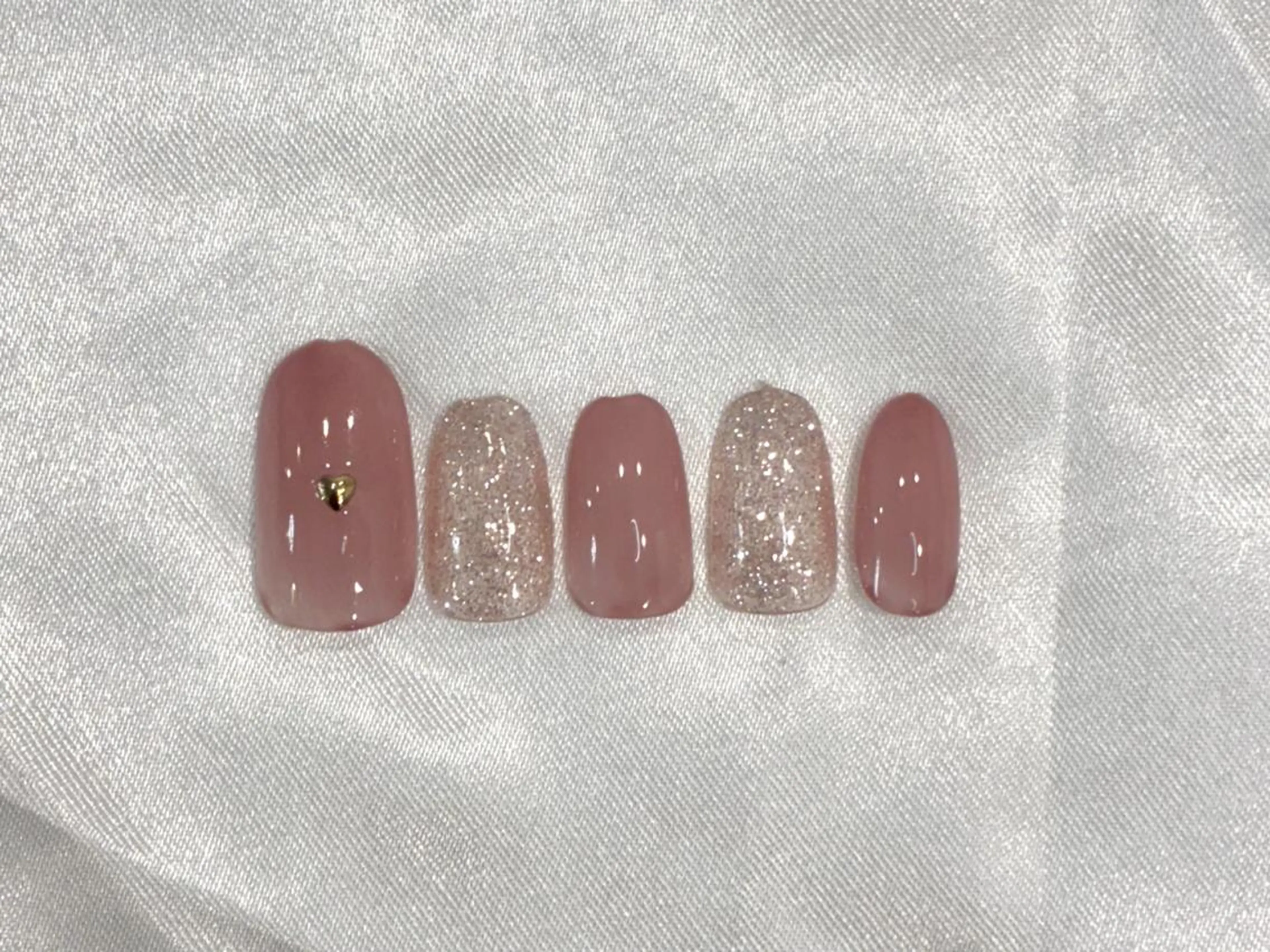 ネイル ハンドネイル １アイ&ネイルサロン リスブラン銀座新富町のネイルデザイン