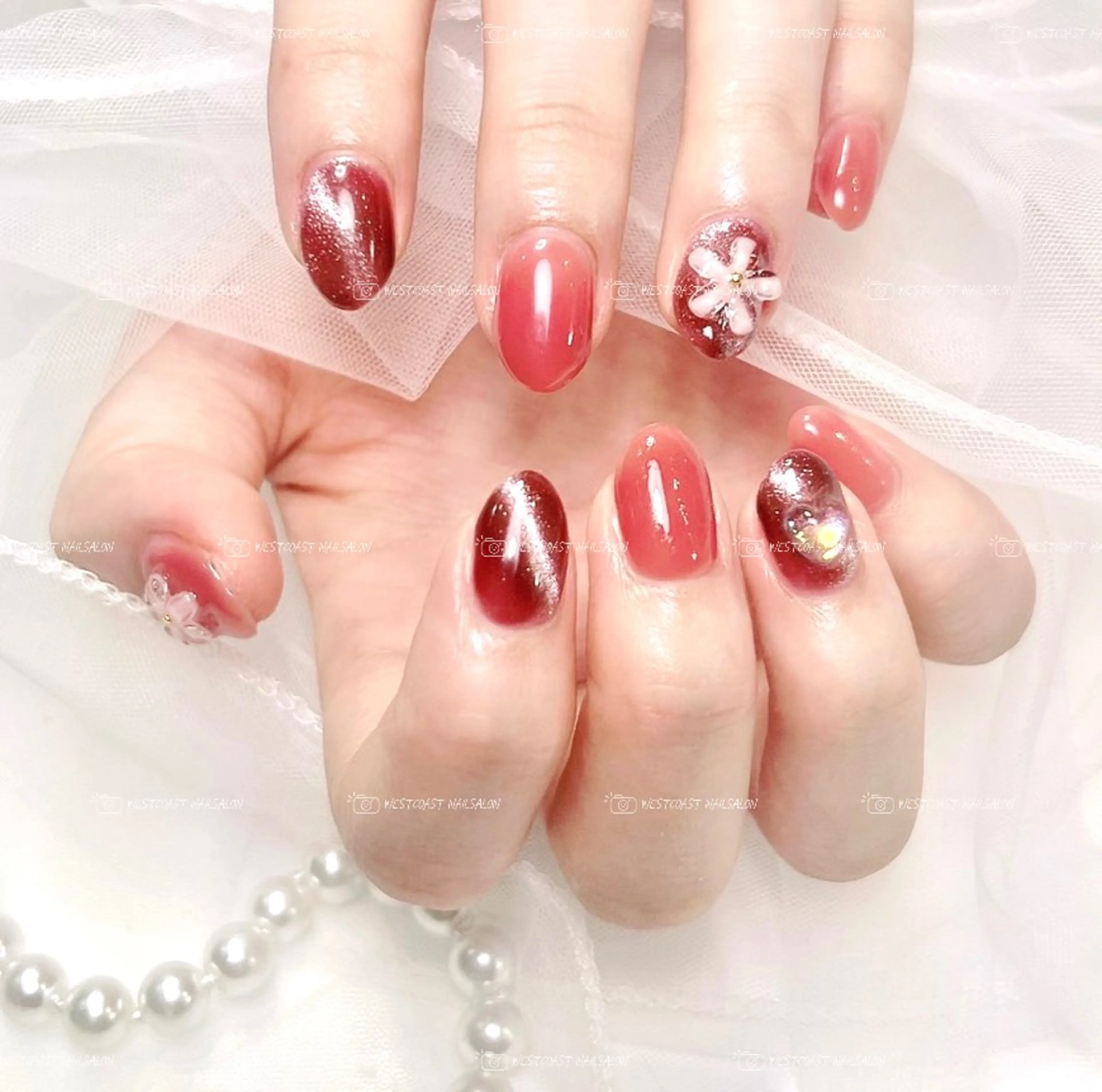 ネイル シンプルネイル リボン、ガーリー パーツ放題専門店のネイルデザイン